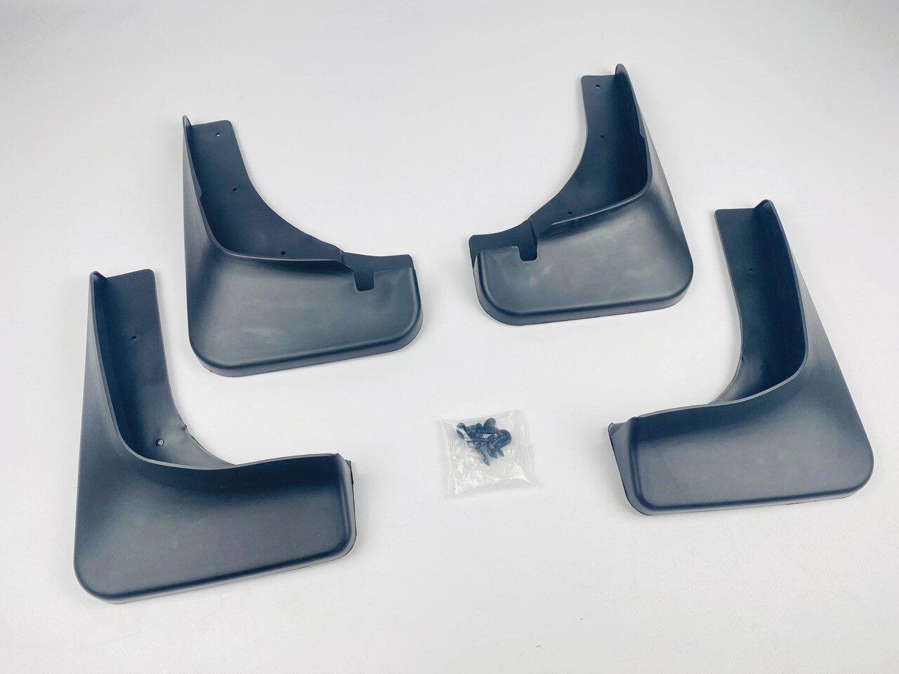 Брызговики Surtep для Mitsubishi Outlander XL 2007-2012 гг. широкий порог (00-00014387)