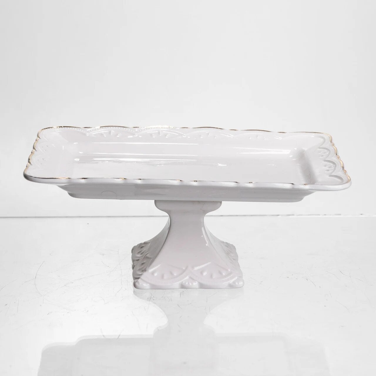 Тортовщица на ножке YIWU White Square фарфоровая квадратная 20,5х20,5 см Белый (120-YH-HG063)