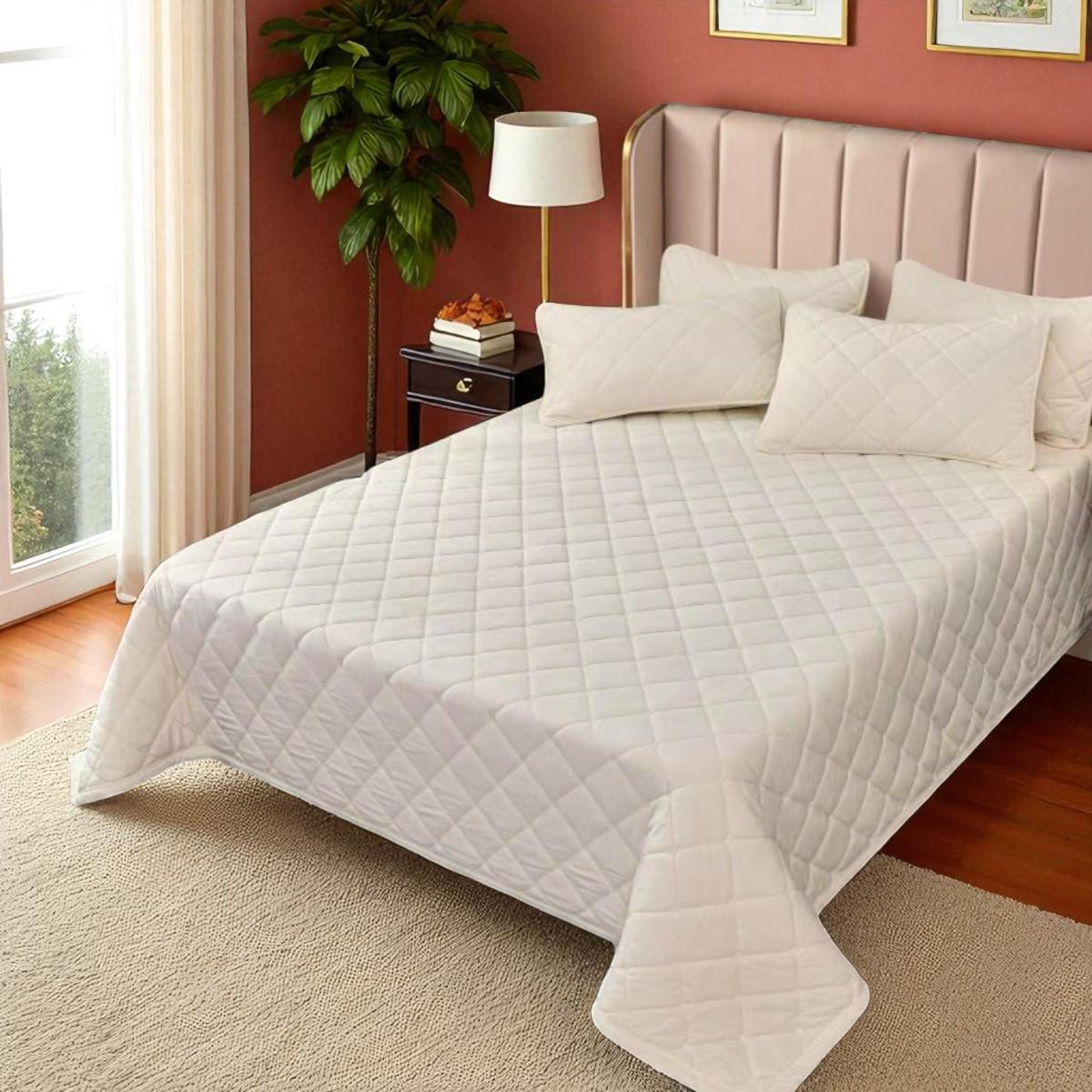 Покривало велюрове стьобане Koloco Ромби гіпоалергенне євро 220х240 см Айворі (41872) - фото 1 Покривало велюрове стьобане Koloco Ромби гіпоалергенне євро 220х240 см Айворі (41872) - фото 1