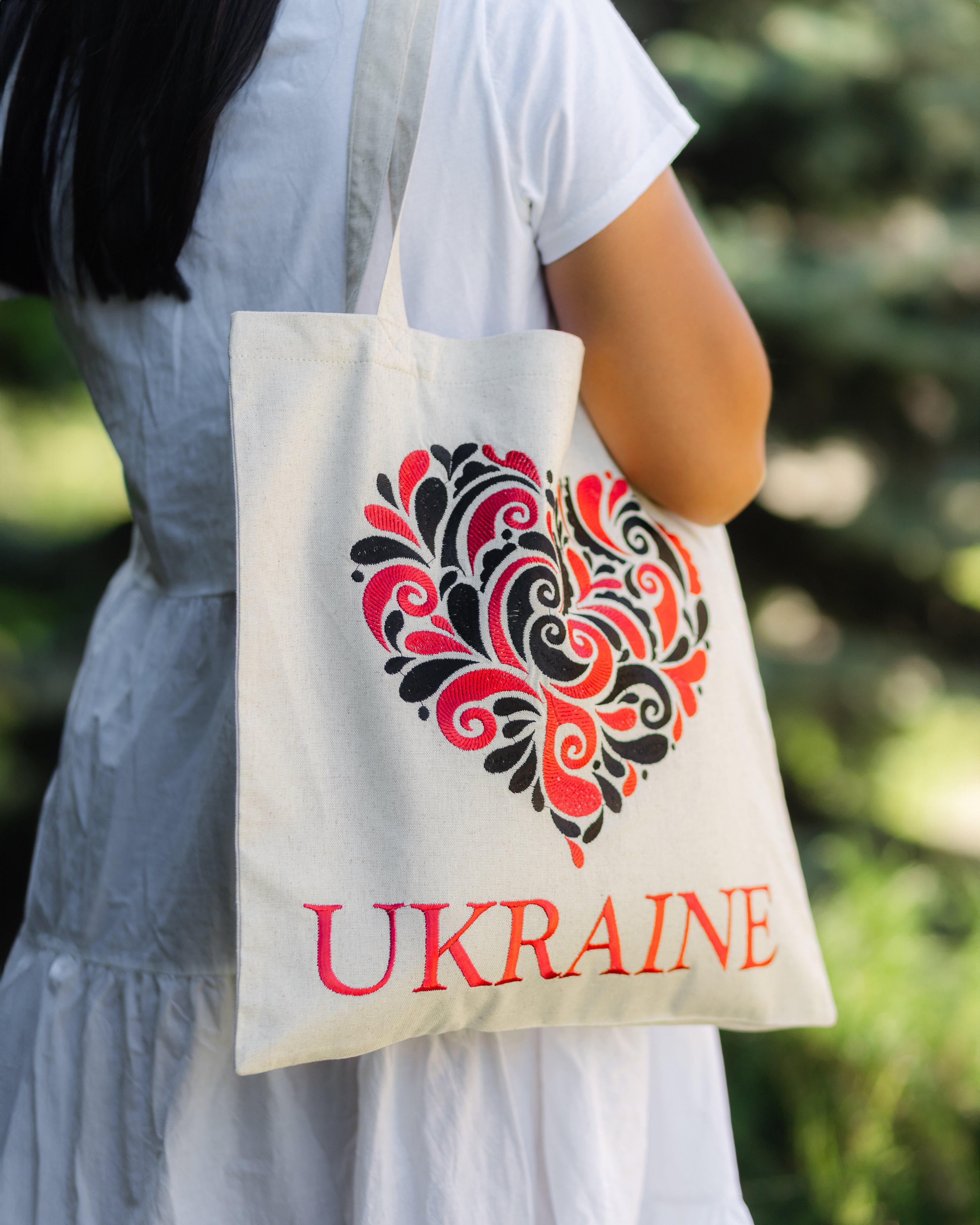 Шопер с вышивкой Сердце в орнаменте Молочный (0001955)