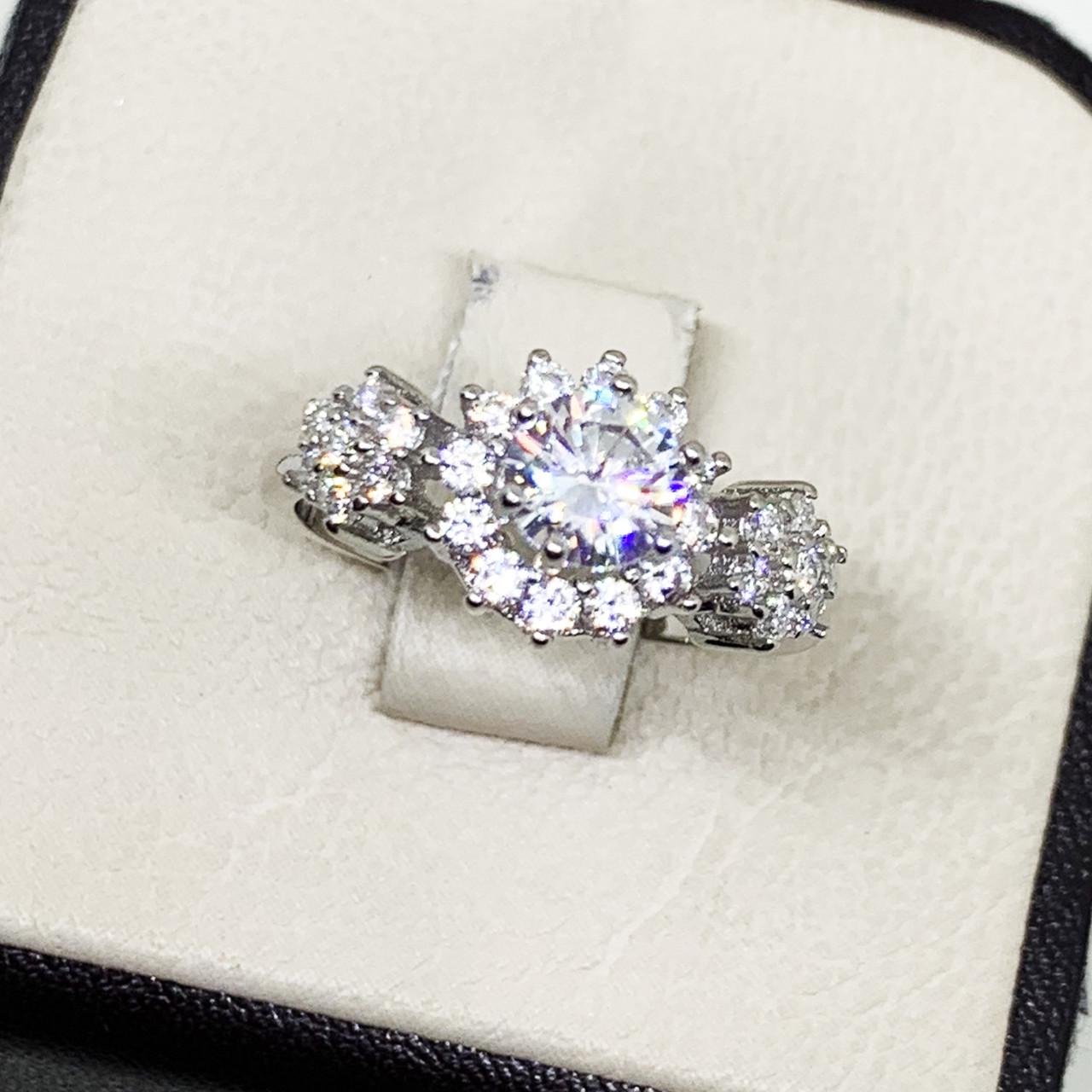 Кольцо серебряное с кубическим цирконием р. 18 3,46 г (1669115501)