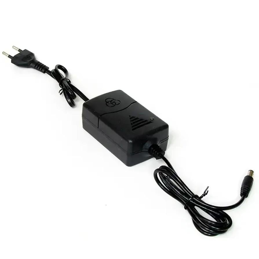 Блок питания для роутера/модема UKC 240V-12V 2A универсальный 5,5х2,5 мм (36700773)