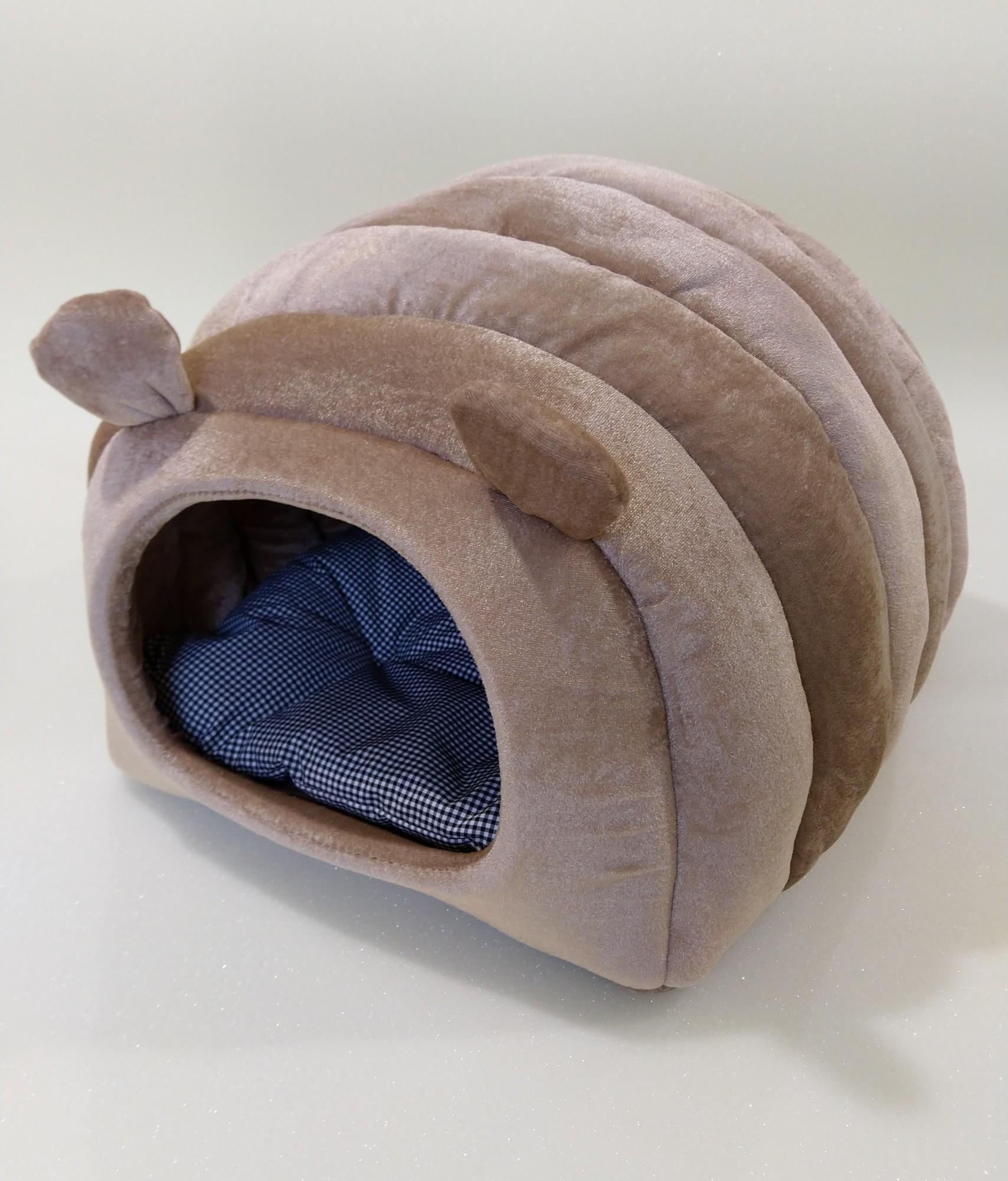 Домик-лежак для домашних животных Luх home Гусеница с подушкой 48х40х36 см Бежевый (26858016) - фото 1 Домик-лежак для домашних животных Luх home Гусеница с подушкой 48х40х36 см Бежевый (26858016) - фото 1