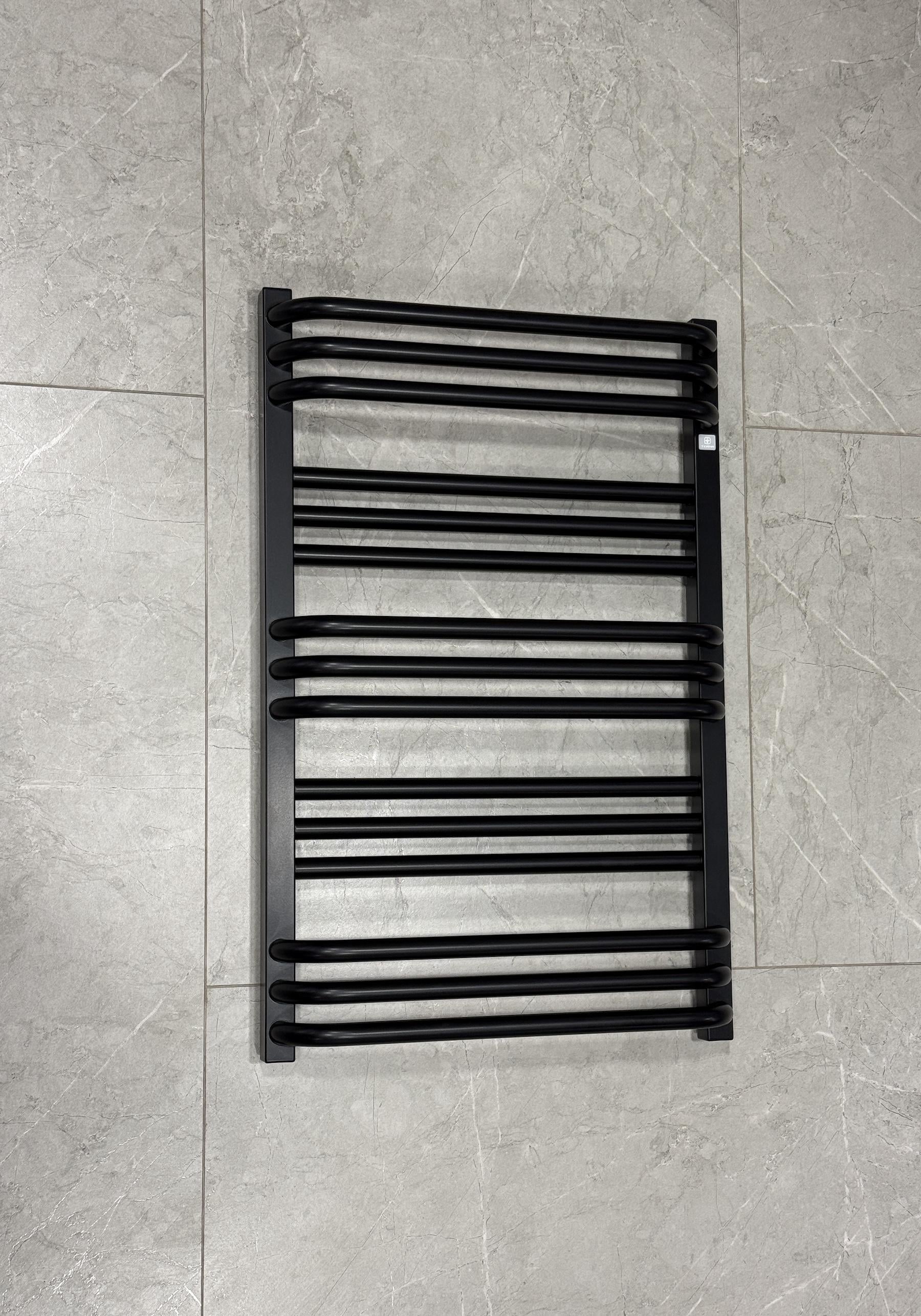 Полотенцесушитель водяной Terma POLA 780х500 мм 9005 Black Mat (882)