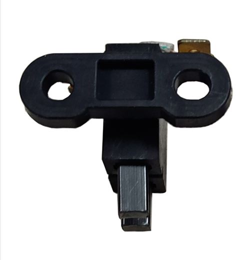 Щітки генератора із щіткотримачем 6,5-7 к.с. 2-3,5 кВт 168F/170F/GX120/GX160/GX200/EX1800/2500/2600 - фото 7 Щітки генератора із щіткотримачем 6,5-7 к.с. 2-3,5 кВт 168F/170F/GX120/GX160/GX200/EX1800/2500/2600 - фото 7