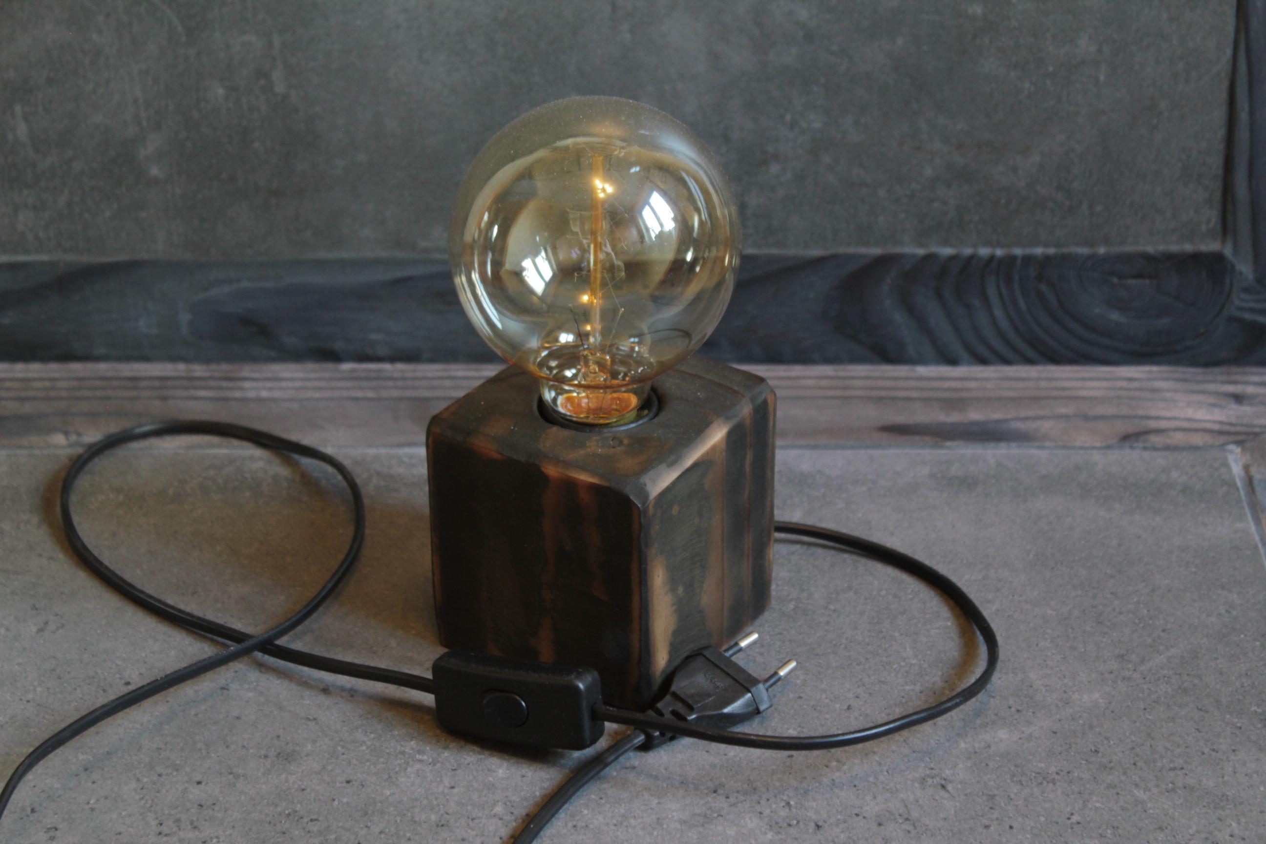 Настольная лампа LarchLoft из массива дерева 9x9x9 см Е27 (LT.1) - фото 2 Настольная лампа LarchLoft из массива дерева 9x9x9 см Е27 (LT.1) - фото 2