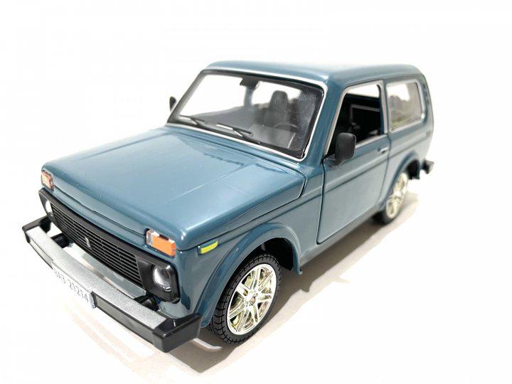 Машинка Автопром ВАЗ 21214 Нива металл 1:22 Зеленый (45830310)