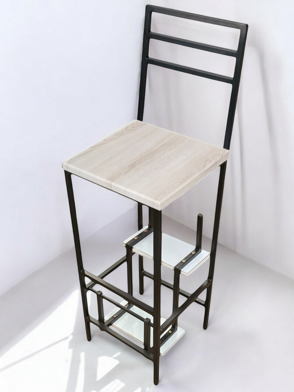 Стул стремянка на три ступени со спинкой Лофт Magnus Черный/Аляска - фото 2 Стул стремянка на три ступени со спинкой Лофт Magnus Черный/Аляска - фото 2