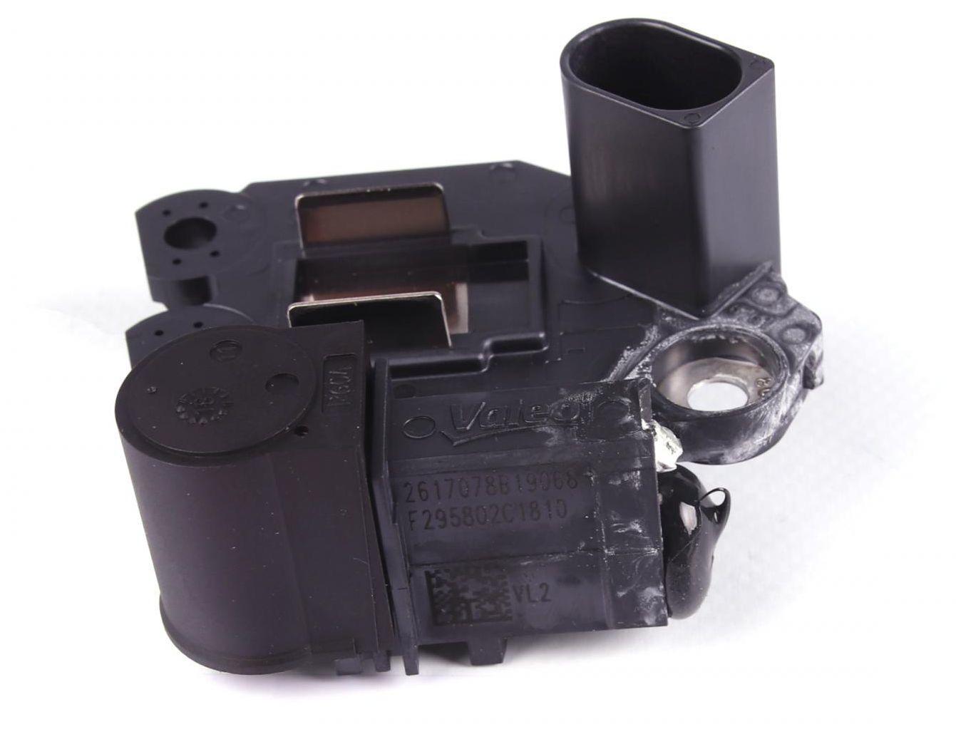 Реле генератора 12V Mercedes Vito/Viano W639 06-- (599241) Реле генератора 12V Mercedes Vito/Viano W639 06-- (599241)