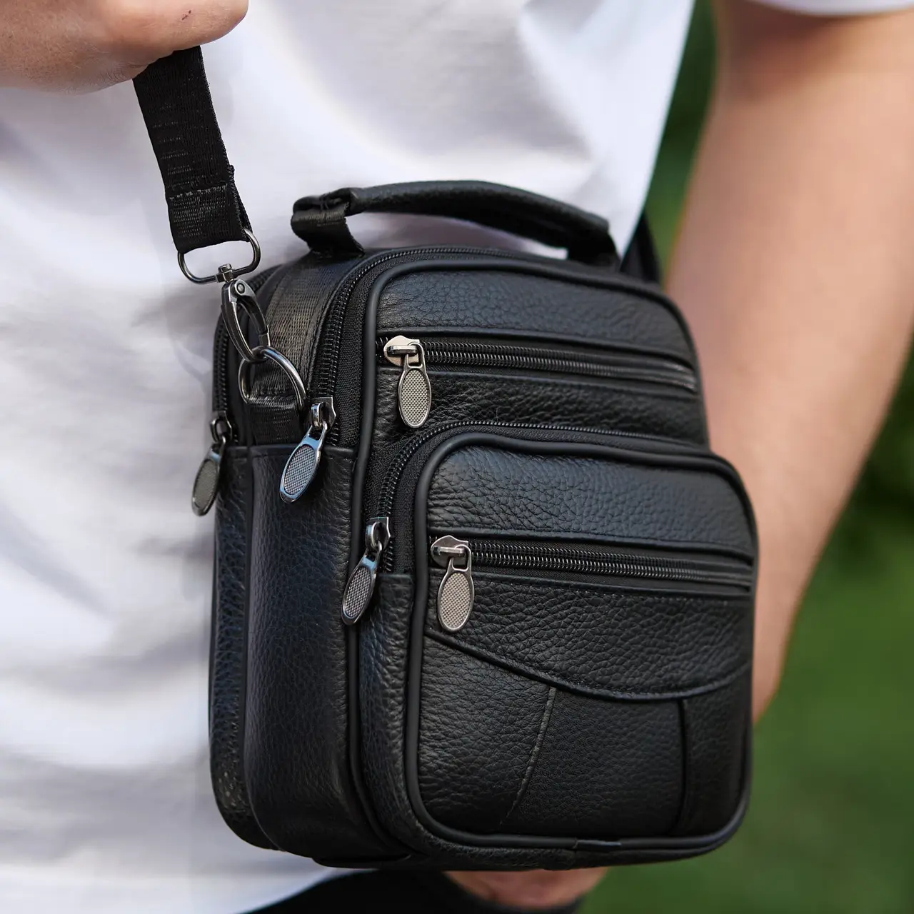 Сумка-барсетка через плечо с ручкой кожаная мужская Tiding Bag 17x21x9 см Черный - фото 8 Сумка-барсетка через плечо с ручкой кожаная мужская Tiding Bag 17x21x9 см Черный - фото 8