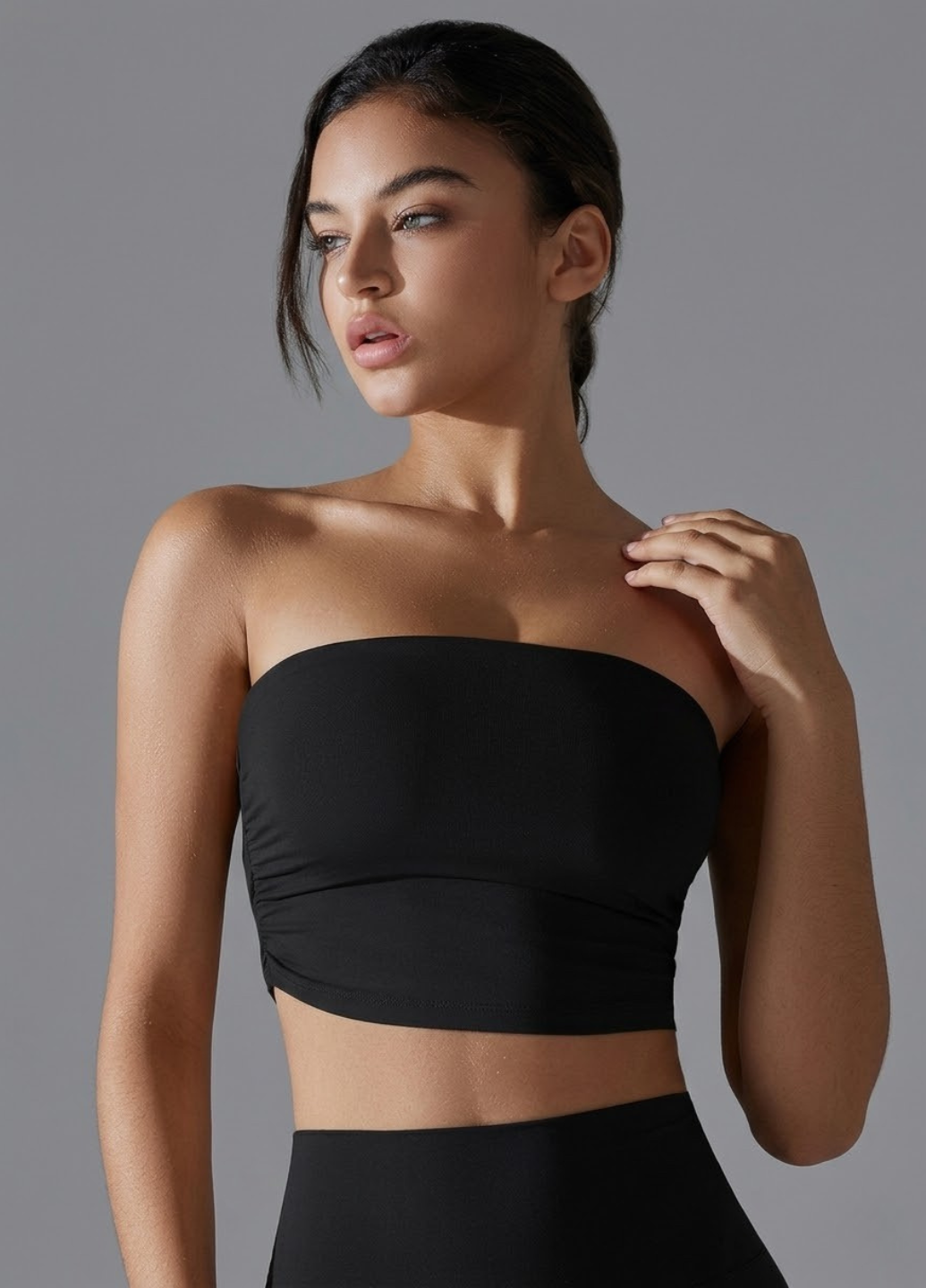 Топ спортивный бандо для тренировок и повседневности без бретелей однотонный с чашками M Черный (70295/M)