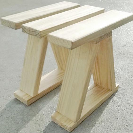 Стульчик из дерева Нартан Бланже (ТАБ-011401)