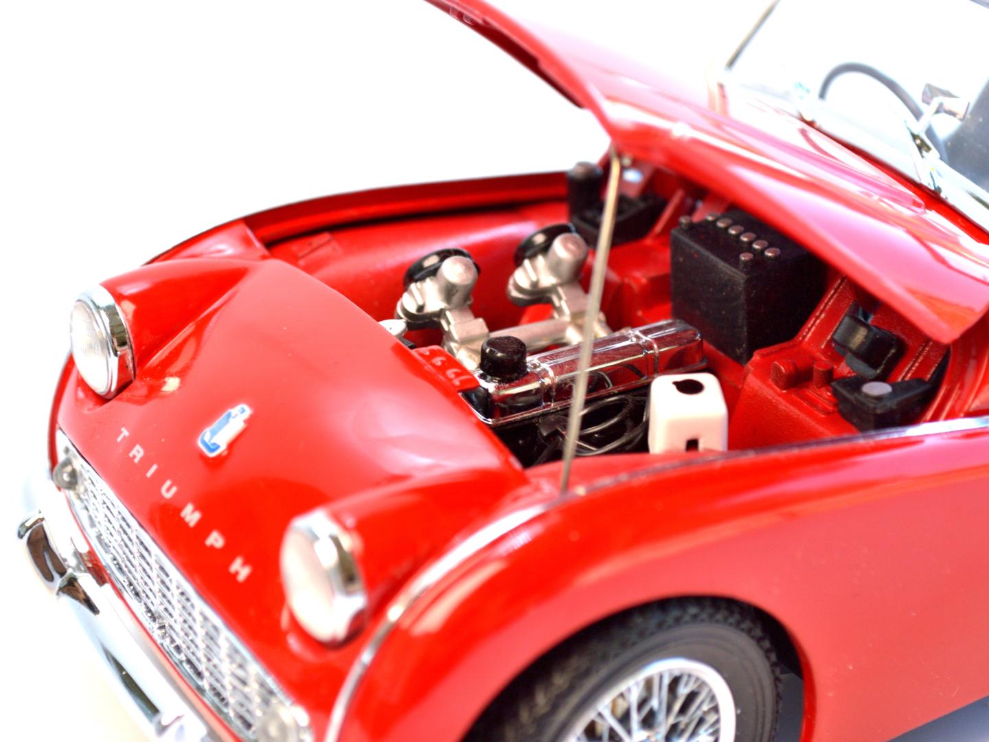 ᐉ Модель автомобиля Kyosho Triumph TR3A 1:18 Красный (54