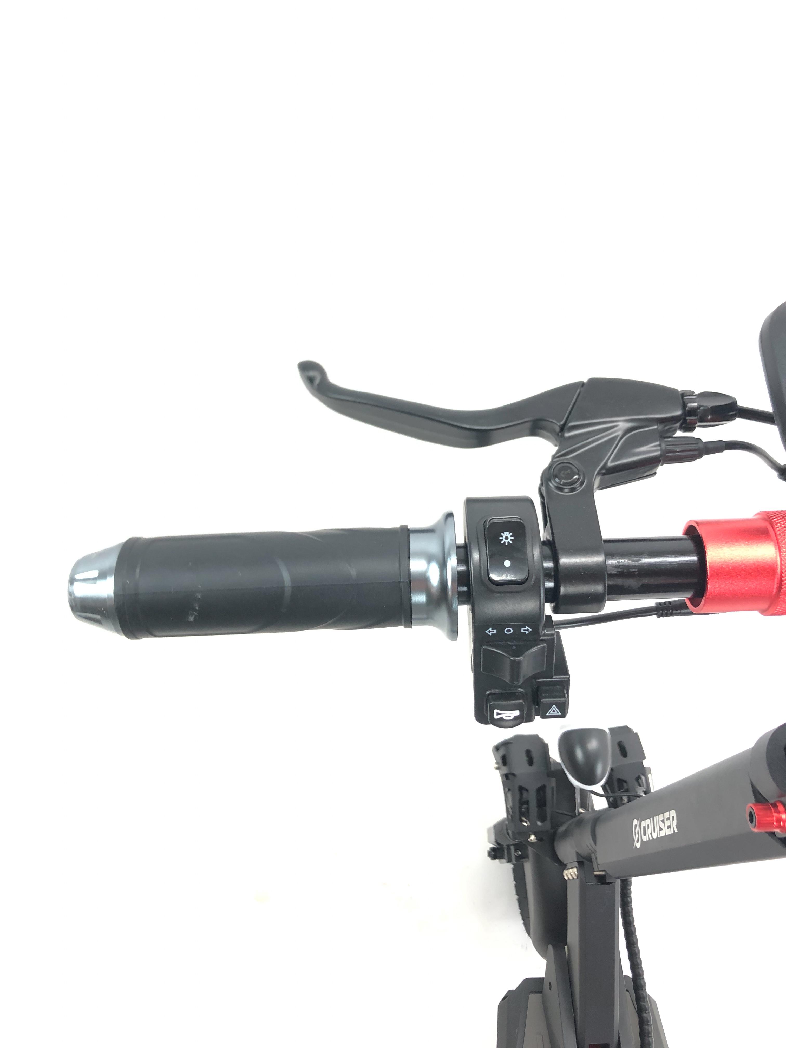 Электросамокат с сиденьем KugooKirin M4 PRO Exclusive 2000W 48V 21Ah - фото 16 Электросамокат с сиденьем KugooKirin M4 PRO Exclusive 2000W 48V 21Ah - фото 16