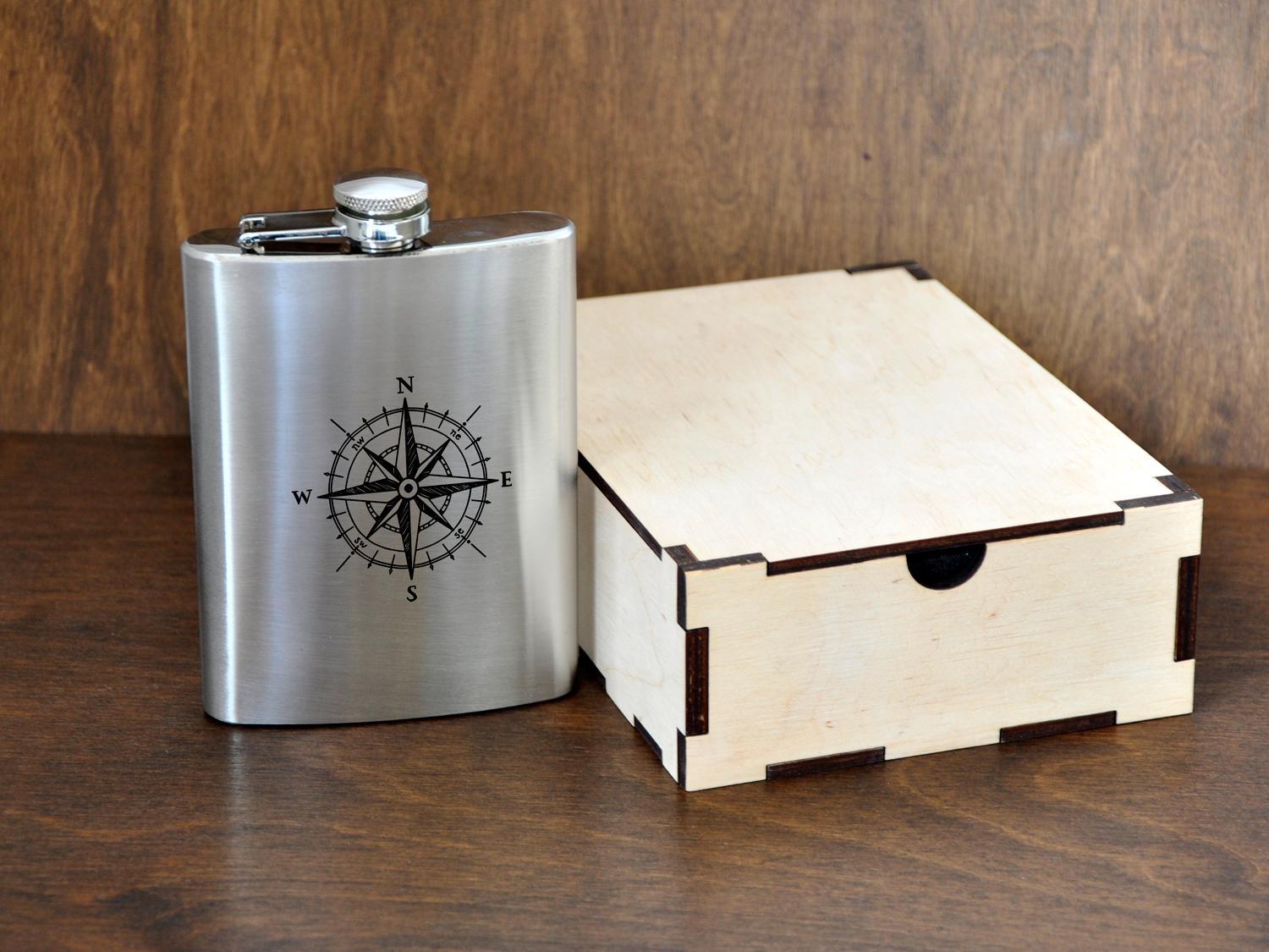 Подарочная фляга WoodPresentStudio Компас в деревянной коробке 240 мл