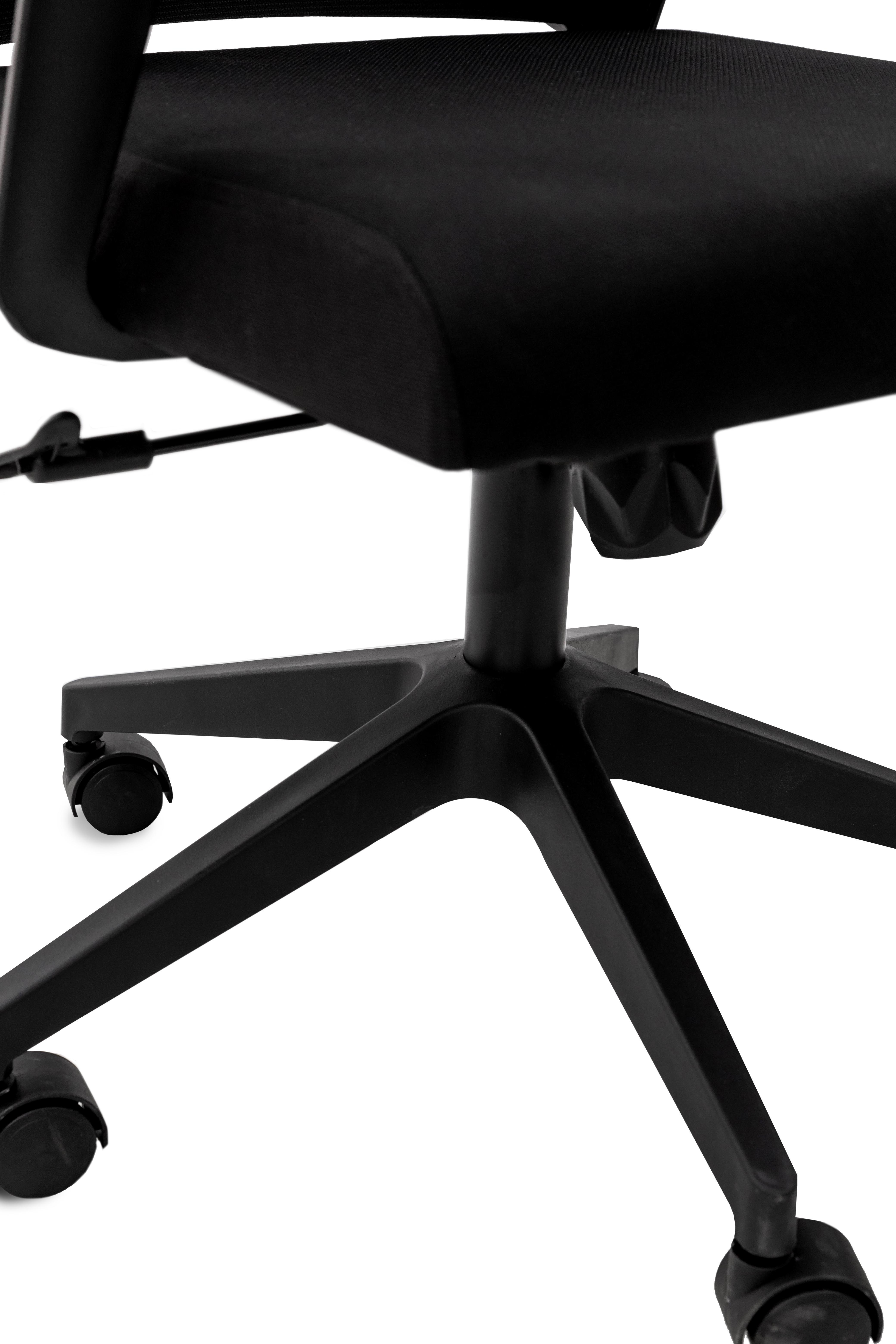 Офисное кресло Мікс Меблі Байт 480x920x480 мм Черный (GAА0057063) - фото 11 Офисное кресло Мікс Меблі Байт 480x920x480 мм Черный (GAА0057063) - фото 11