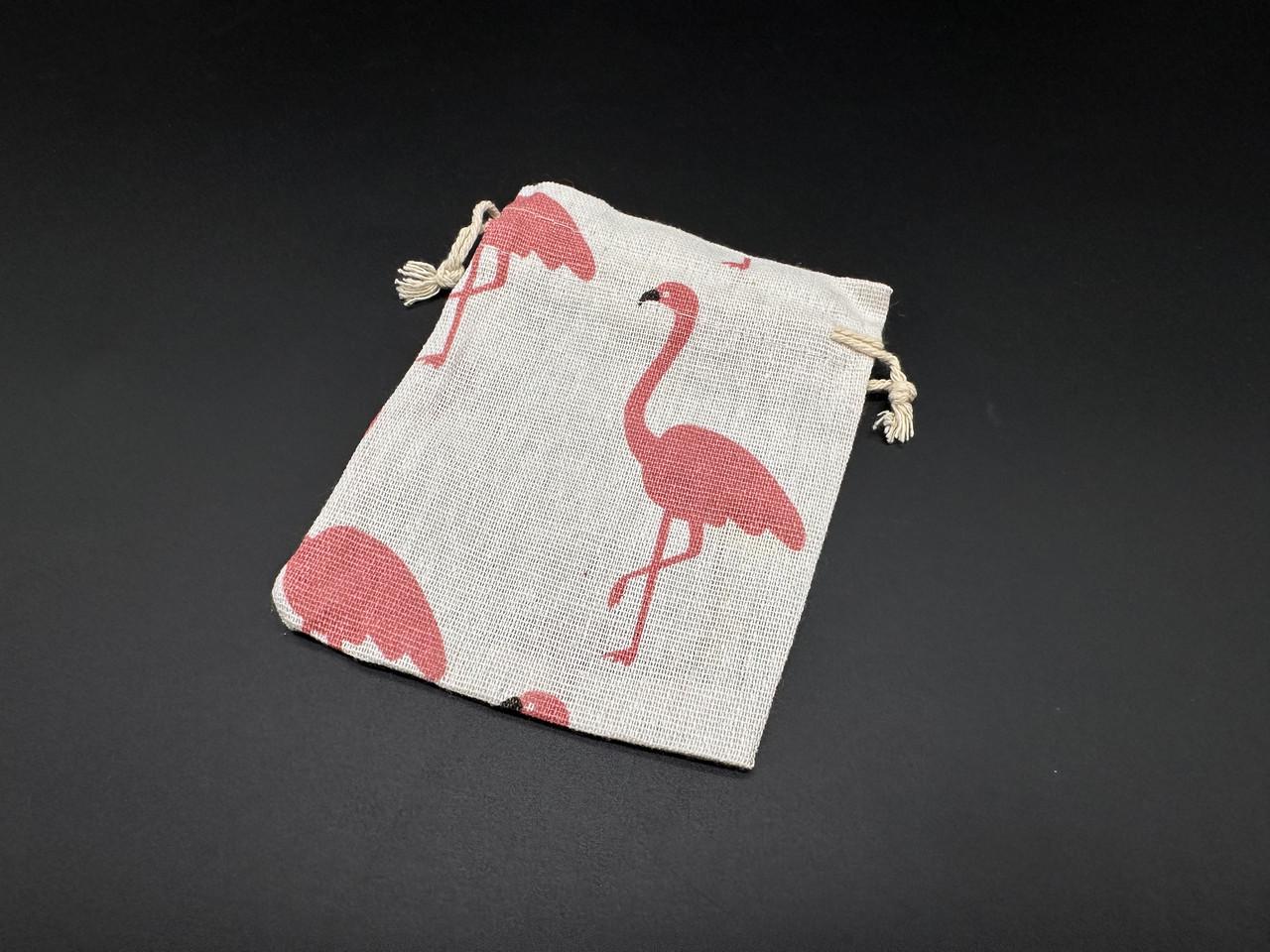 Подарочный мешочек с принтом Фламинго на затяжках из мешковины 14х10 см Белый (BGN-112) - фото 3 Подарочный мешочек с принтом Фламинго на затяжках из мешковины 14х10 см Белый (BGN-112) - фото 3