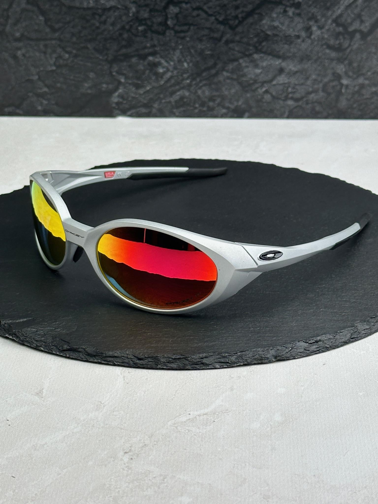 Солнцезащитные очки Oakley Eye Jacket Redux OO9438 овальные с линзой Prizm Ruby зеркальные мужские Серебряный