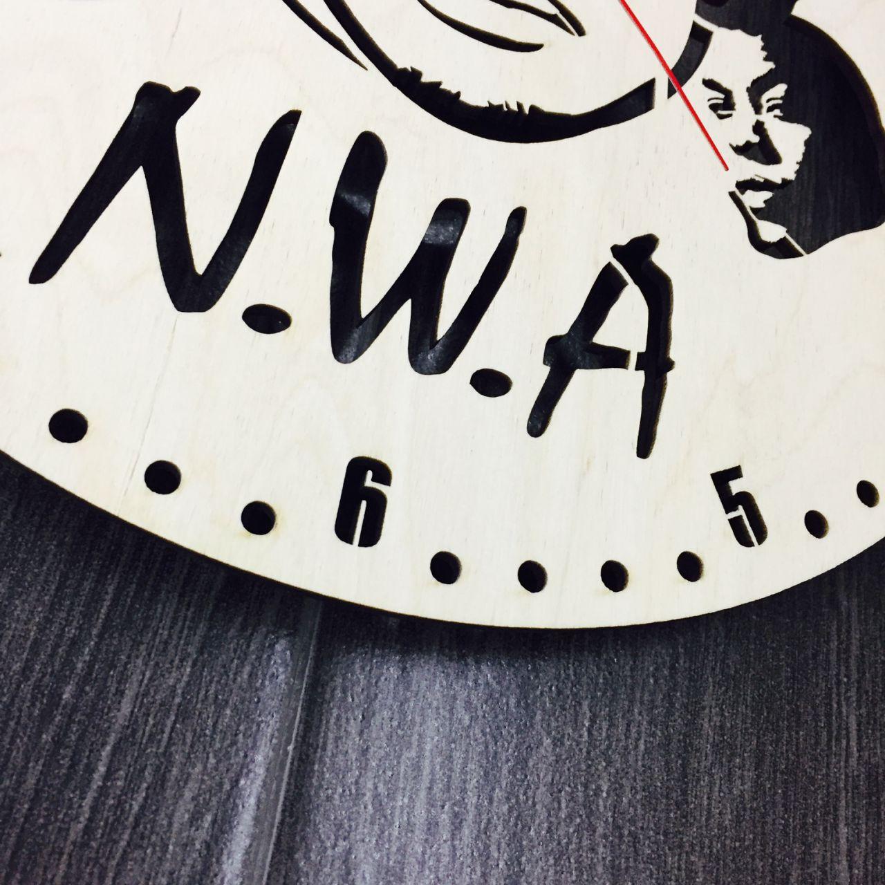 Часы настенные "N.W.A" деревянный циферблат - фото 3