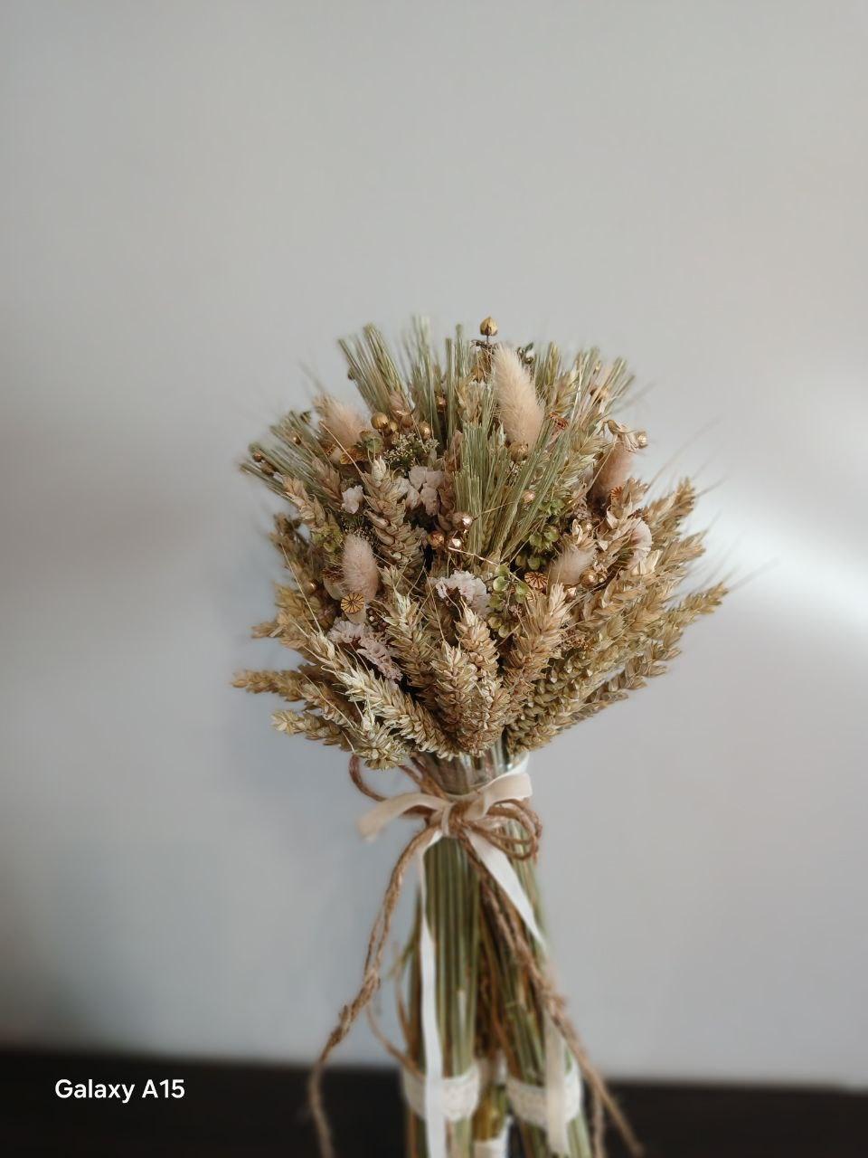 Дідух різдвяний з колосcя пшениці/льону та вівса на трьох ніжках 50-55 см з білою стрічкою (2822850612) Дідух різдвяний з колосcя пшениці/льону та вівса на трьох ніжках 50-55 см з білою стрічкою (2822850612)