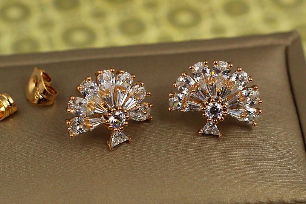 Серьги гвоздики Xuping Jewelry Веер царицы 1,3 см Золотистый (1933550495)