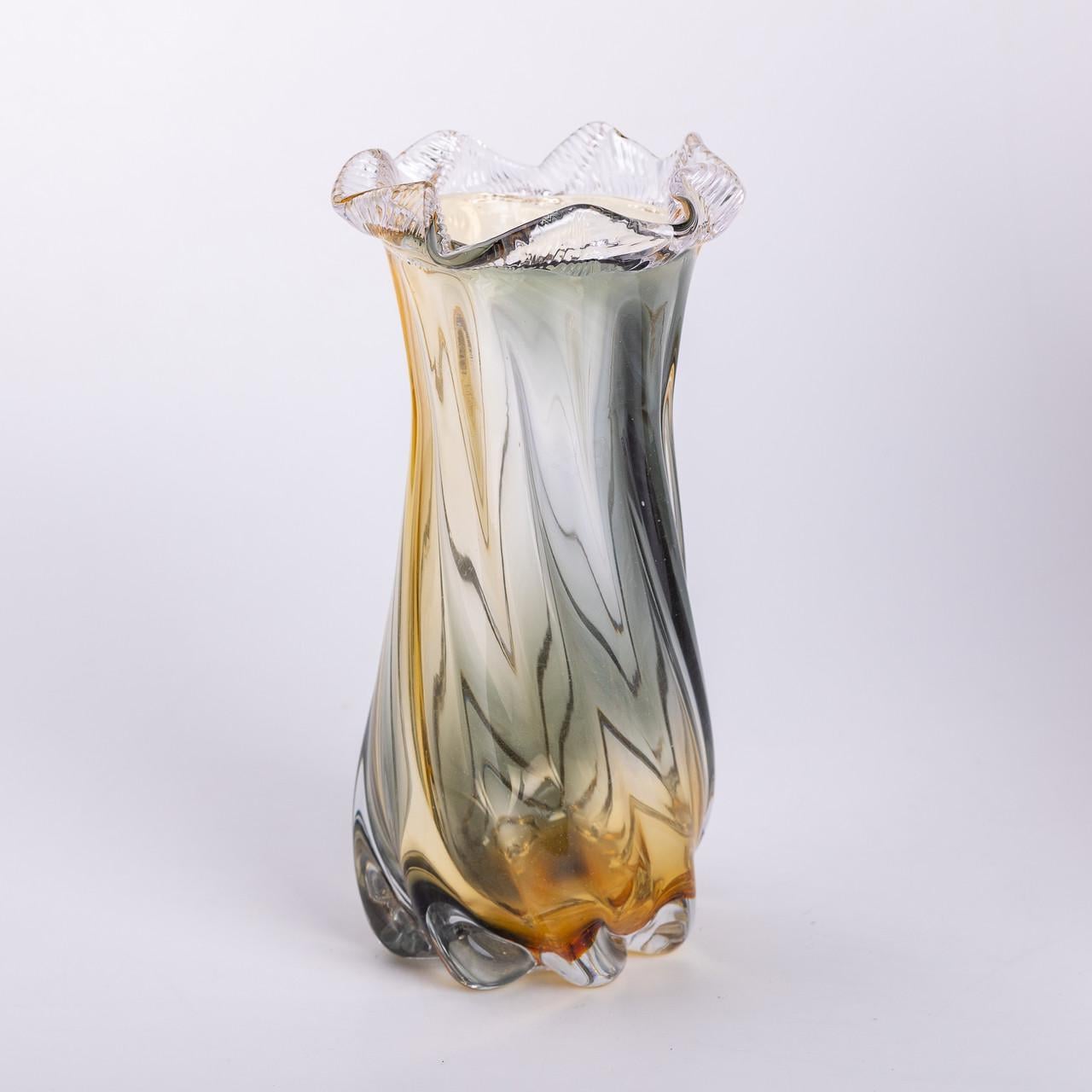 Ваза декоративная ручной работы Lilly стеклянная 26 см Желто-серый (27969657)