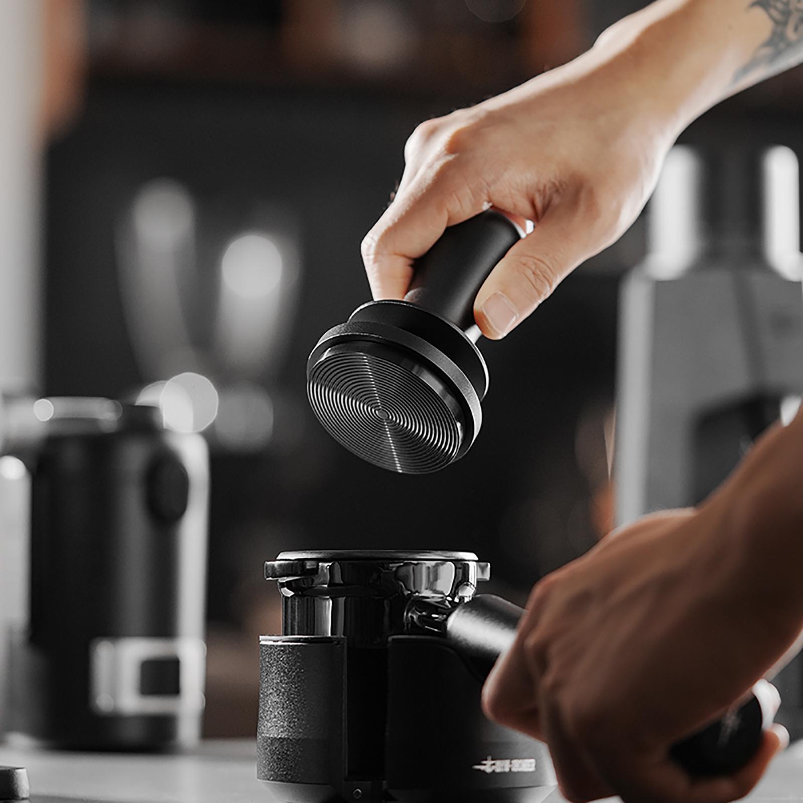 Темпер динамометричний рифлений MHW-3BOMBER Astra Collection Constant Pressure Tamper 53,35 мм (T7017-OS) - фото 3 Темпер динамометричний рифлений MHW-3BOMBER Astra Collection Constant Pressure Tamper 53,35 мм (T7017-OS) - фото 3