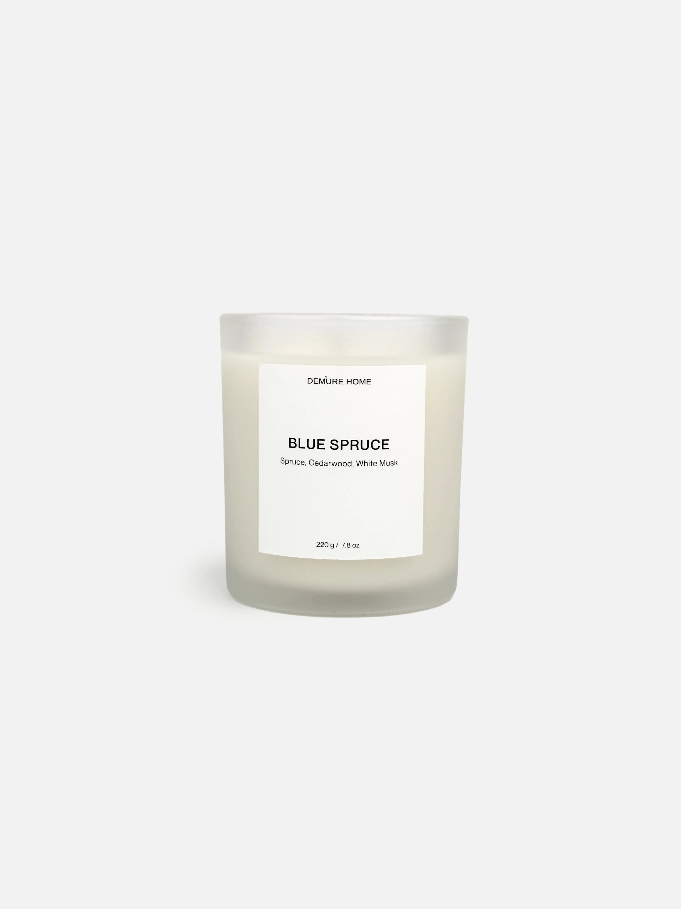 Ароматическая свеча Demure Home Blue Spruce Frosted 220 г Белый (10121007)