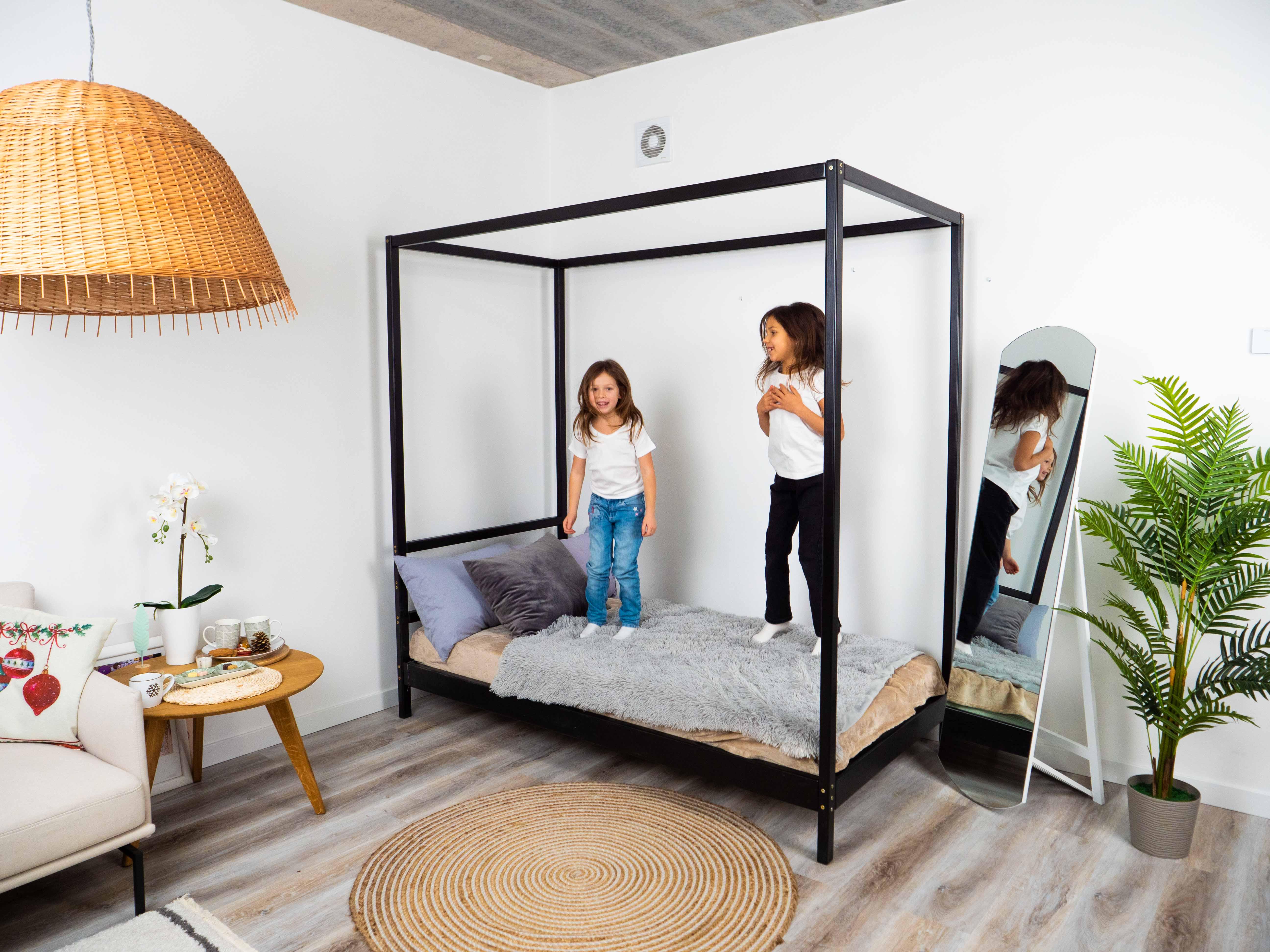 Кровать детская BusyWood на ножках 200х90 см Черный (M8LB17)