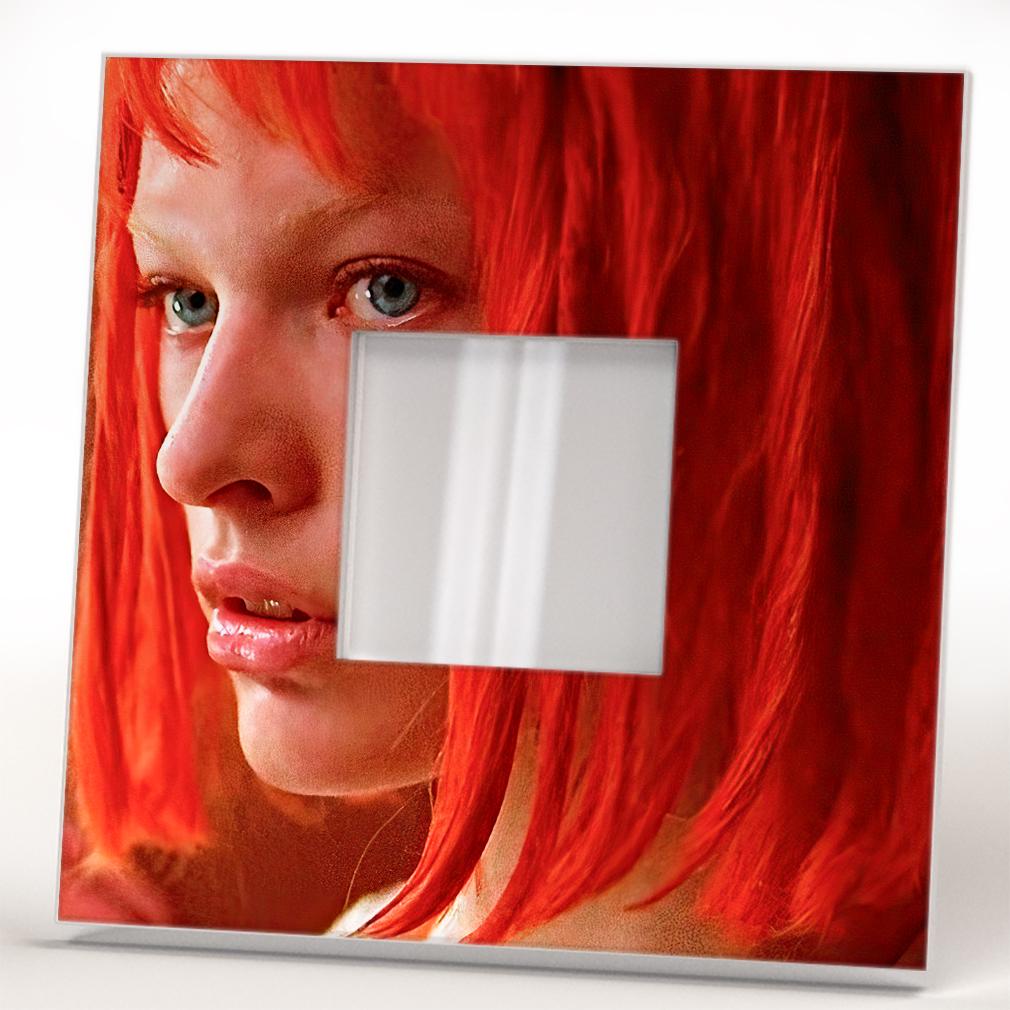 Зеркало декоративное Фильм "Пятый элемент" Лилу Даллас 260х260 мм (M04642) - фото 2 Зеркало декоративное Фильм "Пятый элемент" Лилу Даллас 260х260 мм (M04642) - фото 2