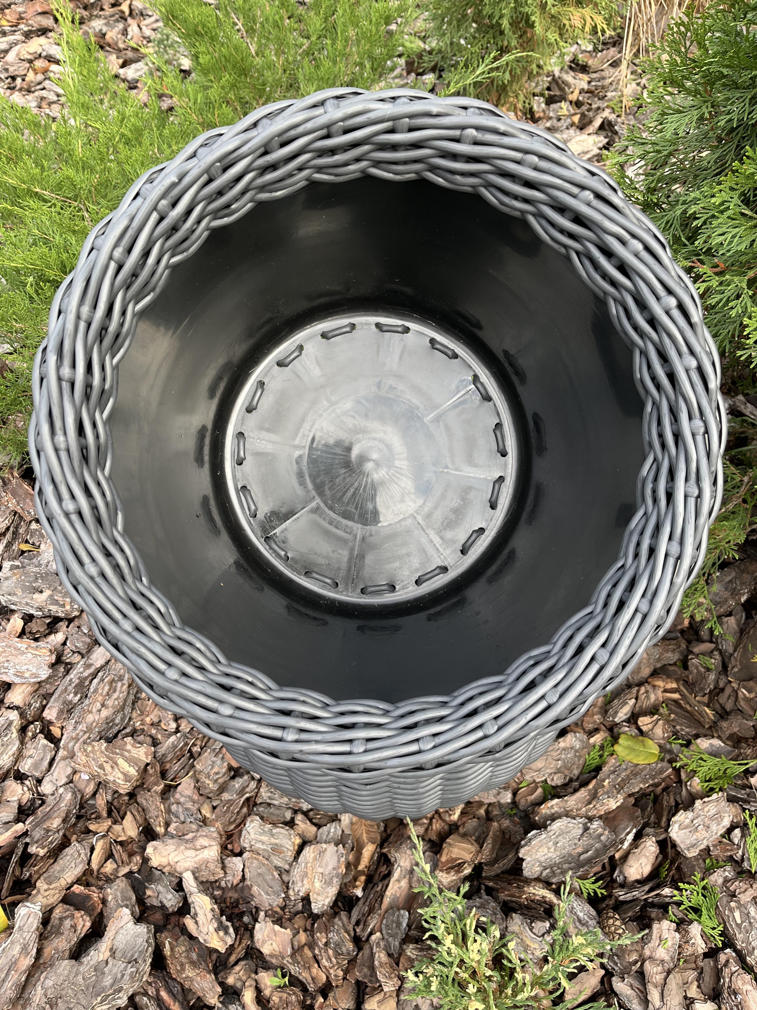 Кашпо для квітів зі штучного ротанга 20 л Графіт (27927851) - фото 2 Кашпо для квітів зі штучного ротанга 20 л Графіт (27927851) - фото 2