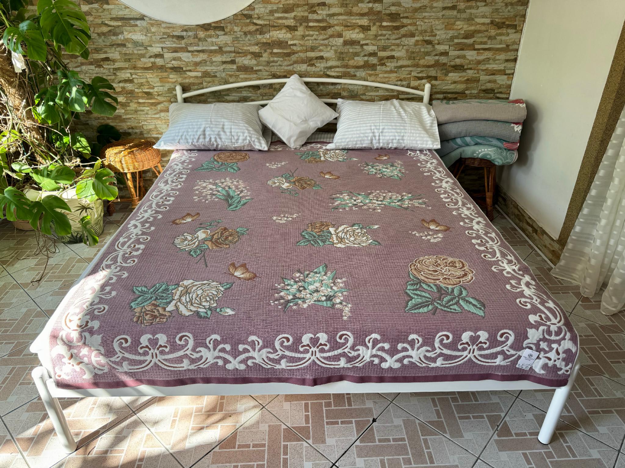 Простынь из льна полуторная Цветочки 150х200 см Бордовый (L5518-Br/-150)