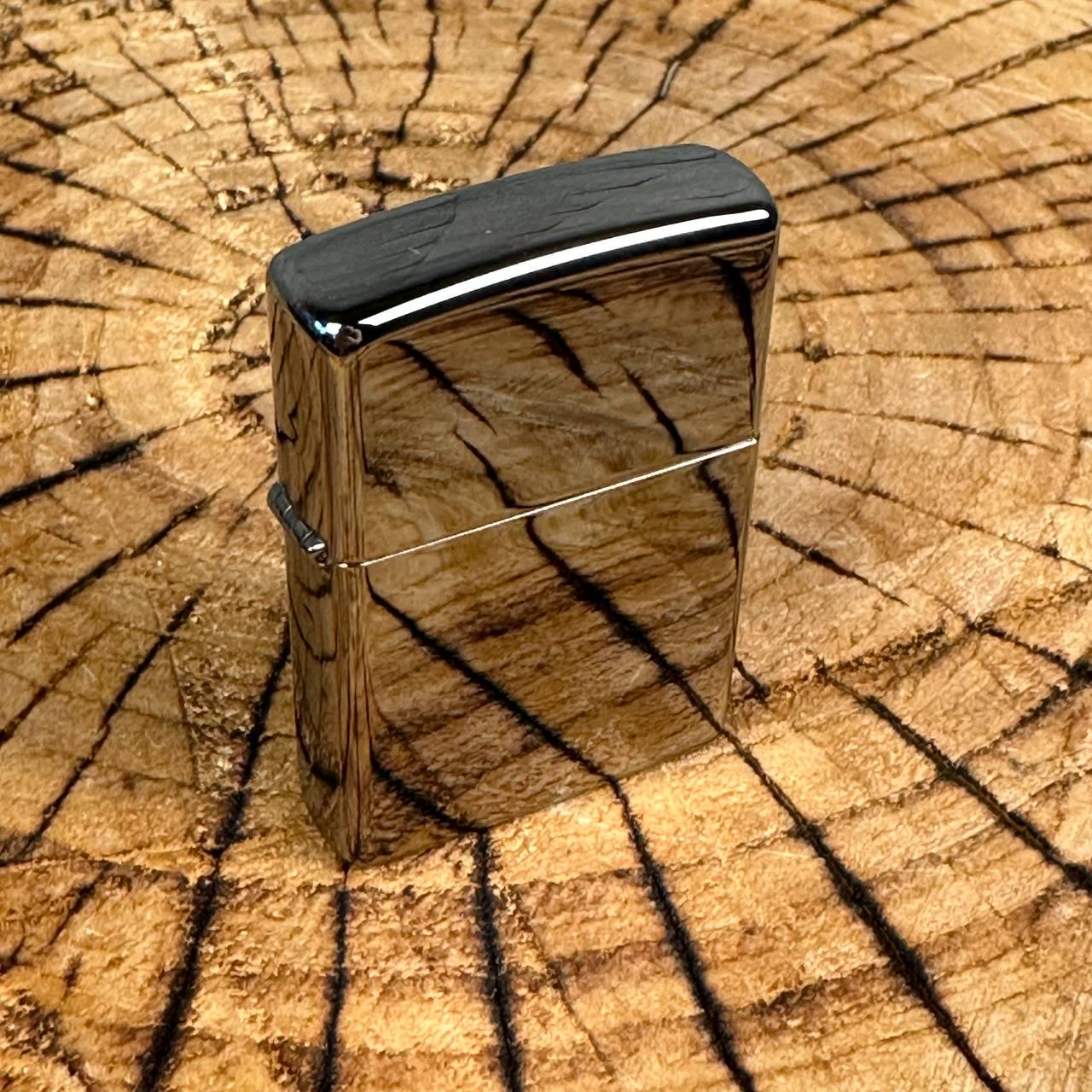 Зажигалка бензиновая ZIPPO Reg High Polish Chrome - фото 2 Зажигалка бензиновая ZIPPO Reg High Polish Chrome - фото 2