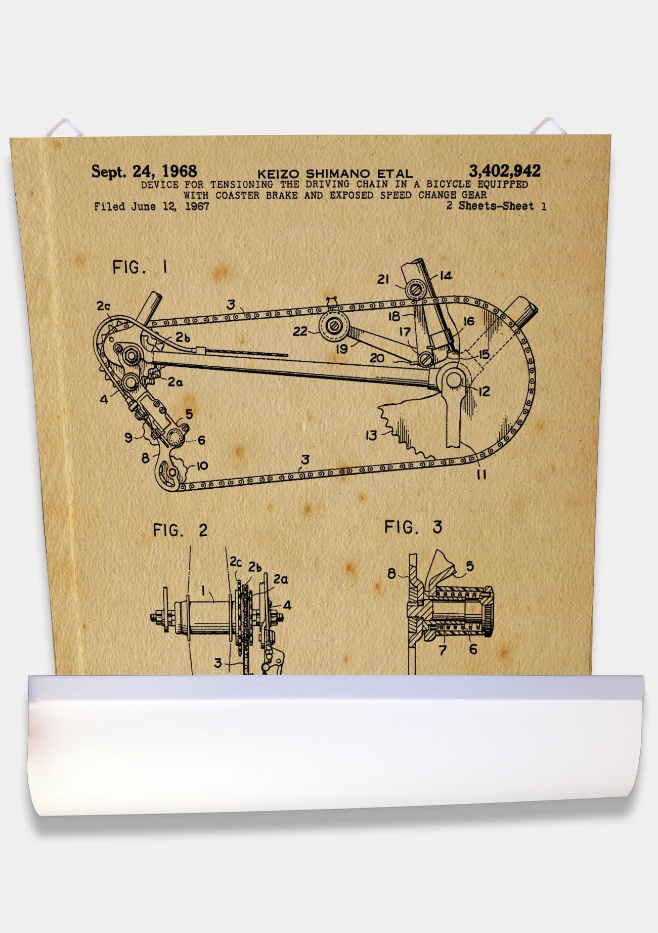 Арт-постер Let's Play Патент Устройство для натяжения приводной цепи велосипеда Shimano с ножным тормозом и переключением скоростей 1968 г. Винтажный декор 61х40 см Янтарный - фото 3