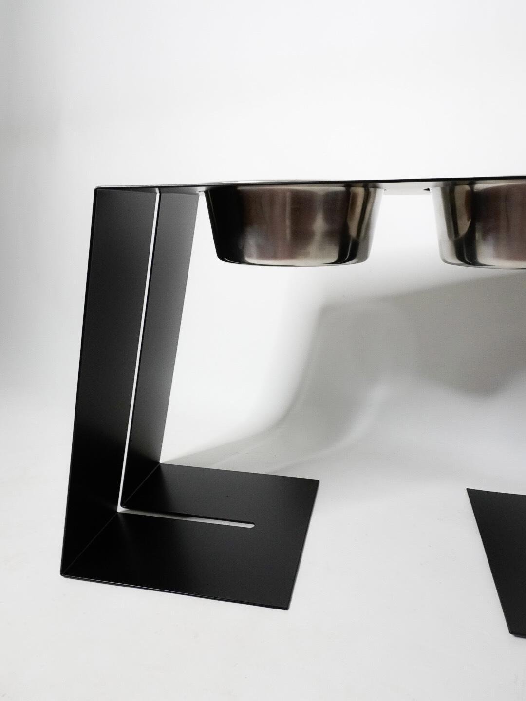 Кормушка Bestmeal подставка для собак больших пород на 2 миски металл 403 мм 1,8 л Черный (1024012с) - фото 4 Кормушка Bestmeal подставка для собак больших пород на 2 миски металл 403 мм 1,8 л Черный (1024012с) - фото 4