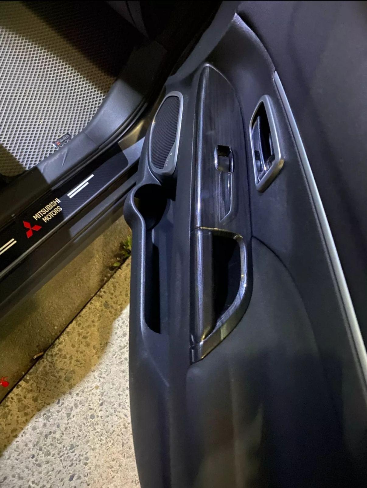 Накладки на підлокотники/карти дверей Mitsubishi ASX/Outlander Sport 4 шт. (28106260) - фото 12 Накладки на підлокотники/карти дверей Mitsubishi ASX/Outlander Sport 4 шт. (28106260) - фото 12