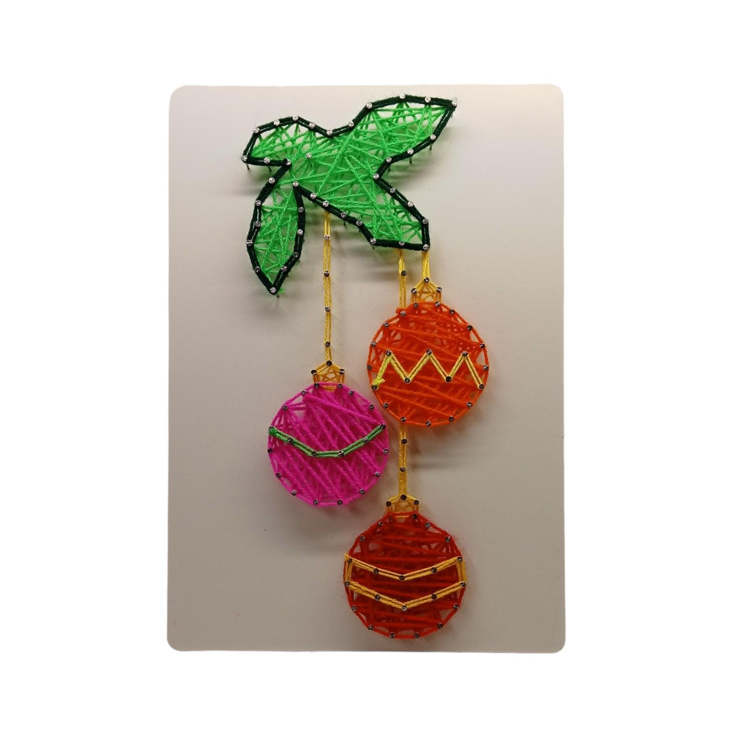 Набір для творчості стринг-арт Новорічні іграшки білий фон А4 (30727954)