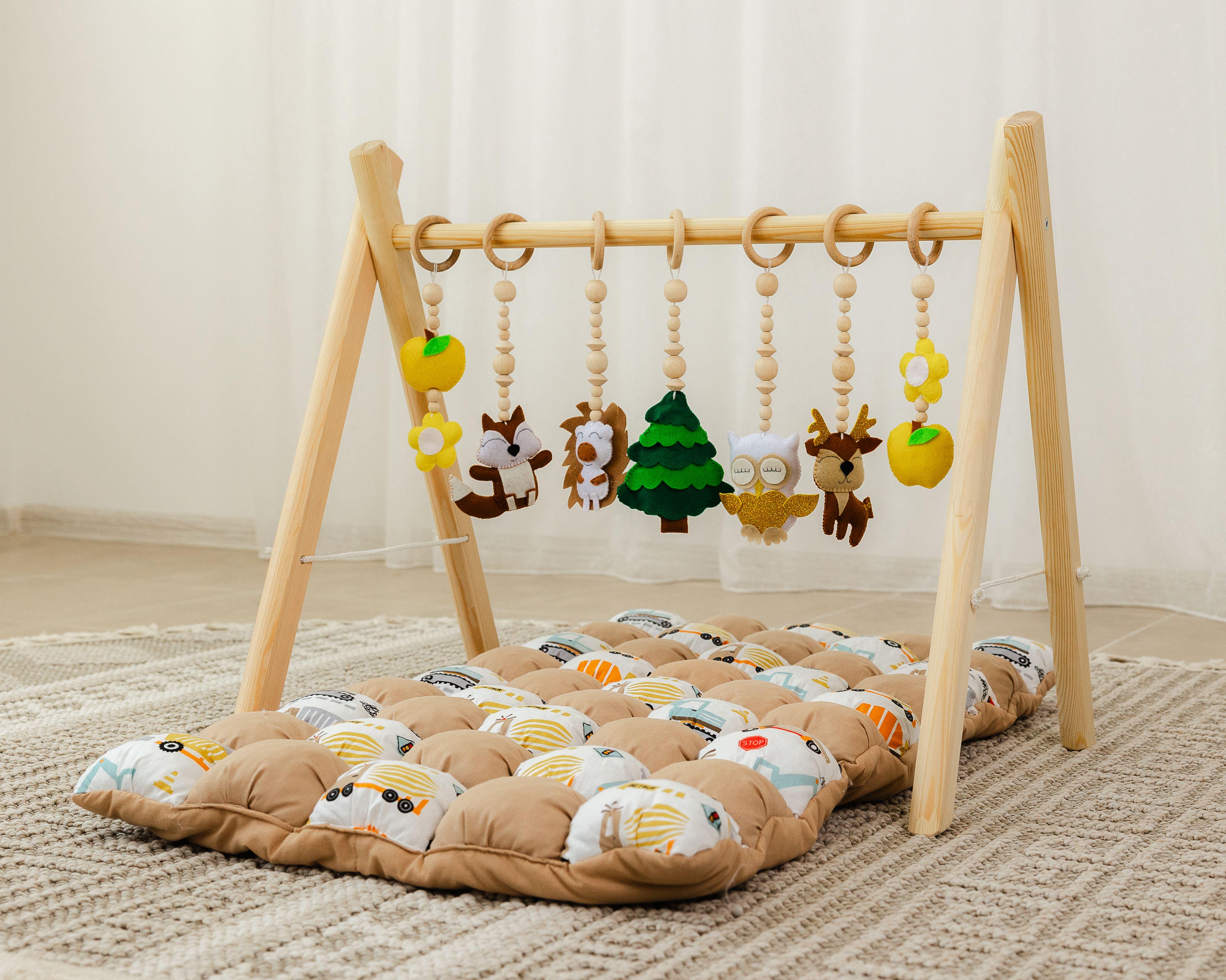 Мобиль детский напольный Лесничок с матрасиком Машинки (0002292)