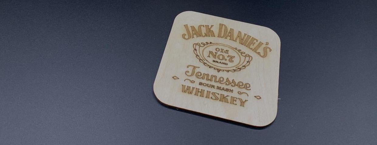 Подставка под горячее деревянная с гравировкой Jack Daniel's 10х10 см (Х-143)