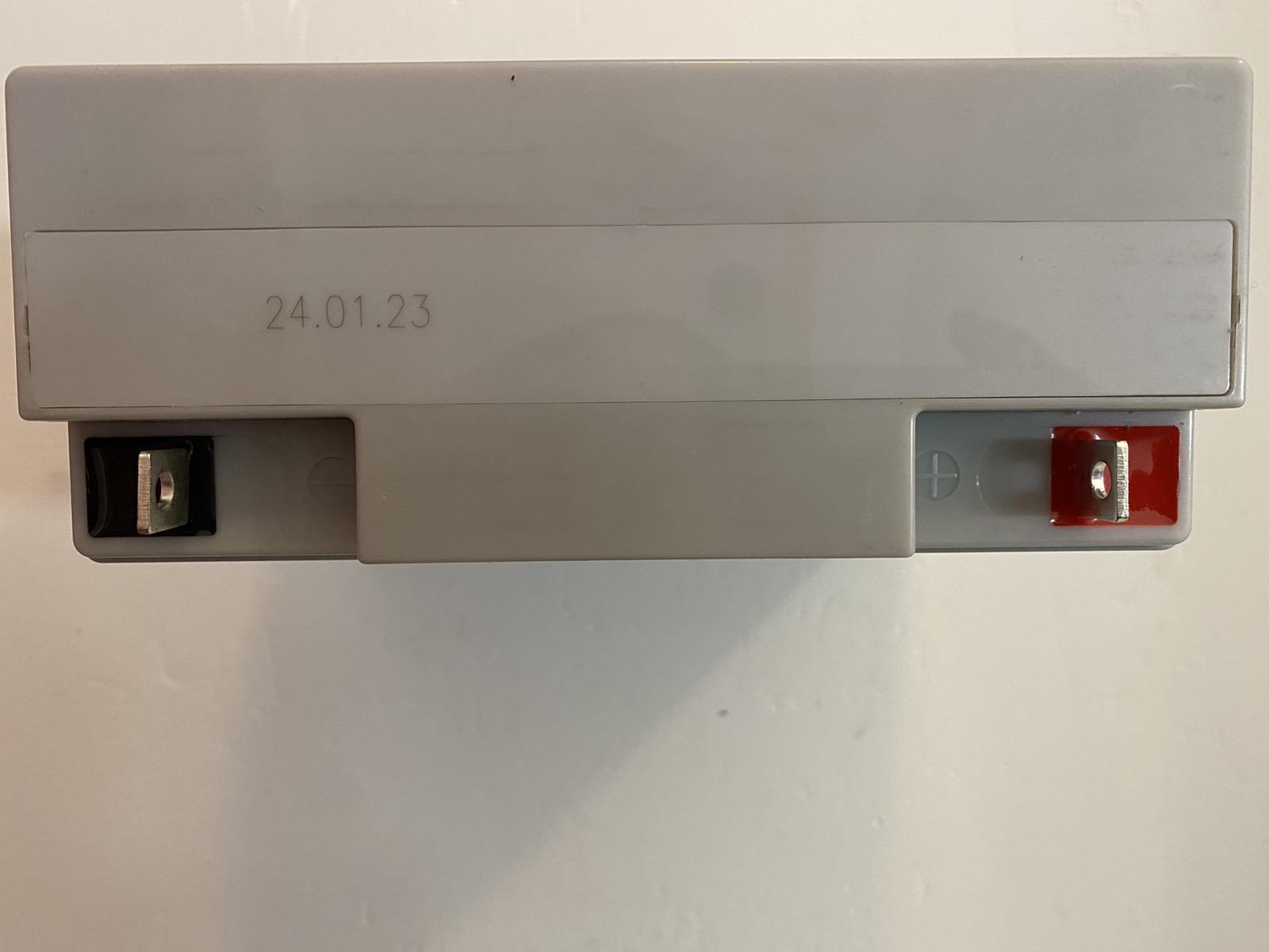 Акумуляторна батарея Merlion AGM GP12200L5 Q2/192 12V 20,0 Ah 181x76x166 мм 5,2 кг - фото 4 Акумуляторна батарея Merlion AGM GP12200L5 Q2/192 12V 20,0 Ah 181x76x166 мм 5,2 кг - фото 4