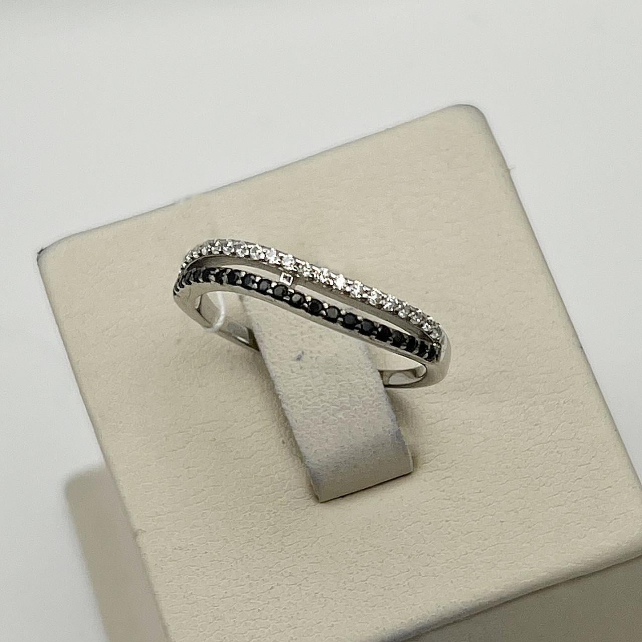 Кольцо серебряное с кубическим цирконием Дорожка р. 18,5 1,95 г (2600600988) Кольцо серебряное с кубическим цирконием Дорожка р. 18,5 1,95 г (2600600988)