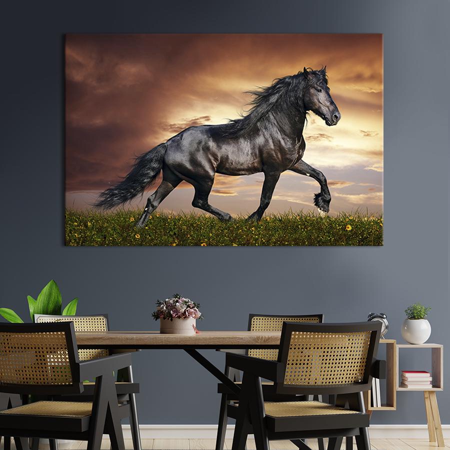 Картина на полотні стрункий кінь 122x81 см (185-1)