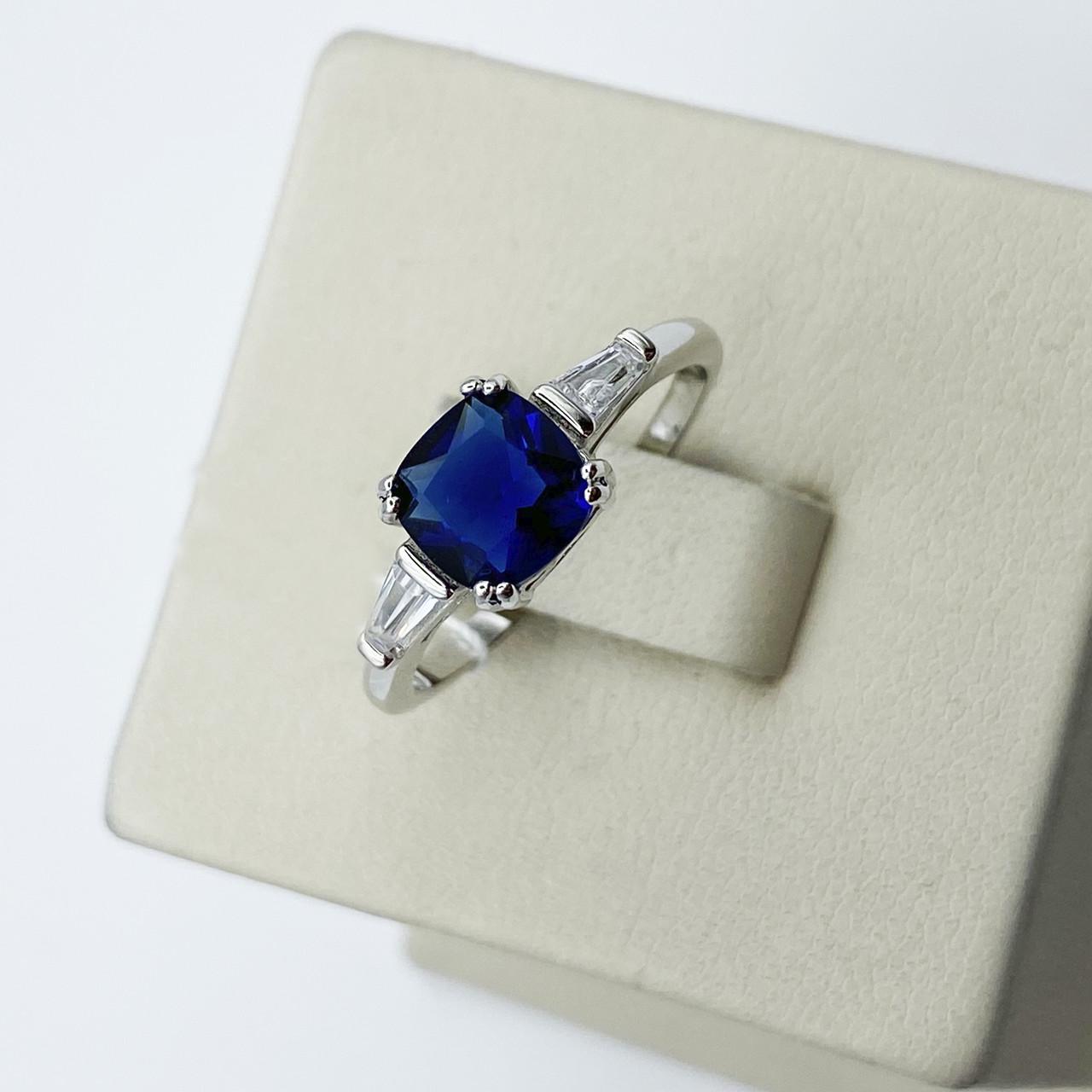 Кольцо серебряное с сапфиром р. 18 2,4 г (2024681065) Кольцо серебряное с сапфиром р. 18 2,4 г (2024681065)