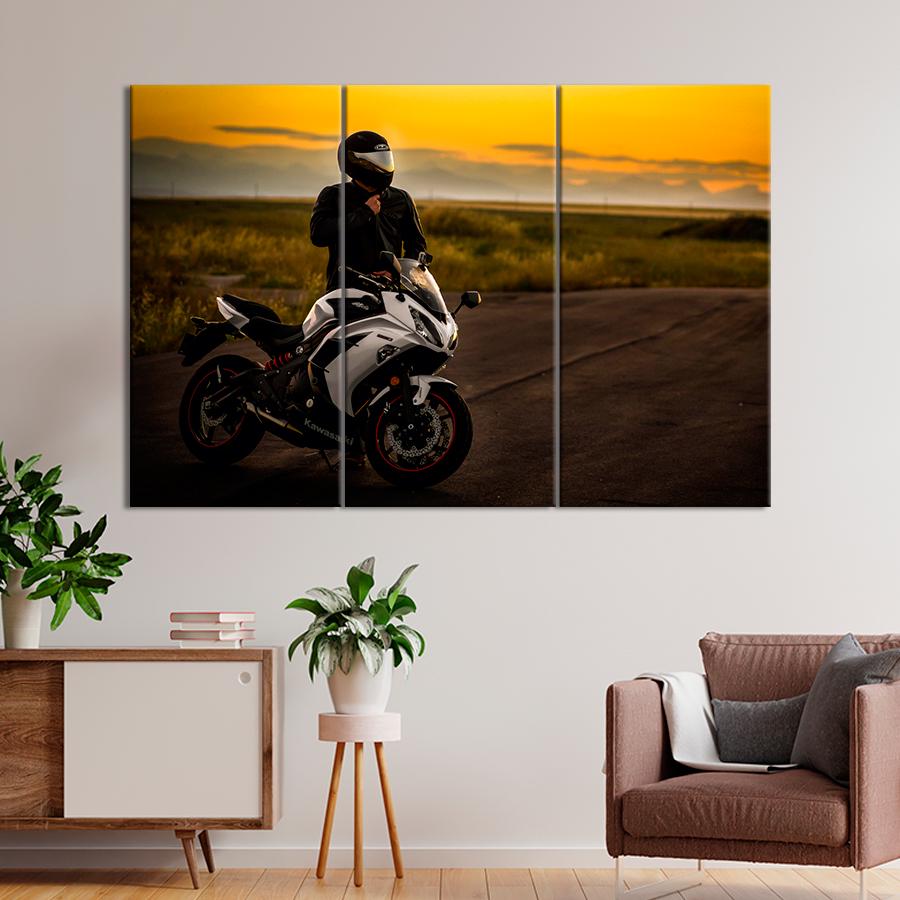 Картина Автомобиль Байкер на фоне красивого заката 128x81 см (A1181-3)