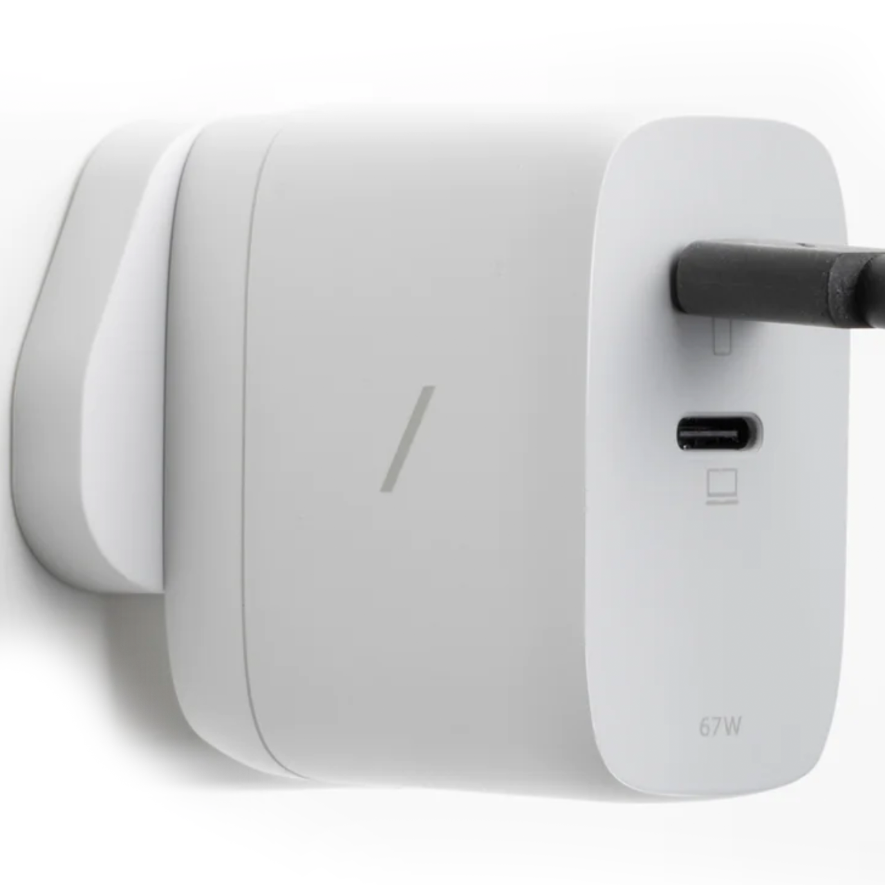 Зарядное устройство Native Union Fast GaN Charger PD 67W Dual USB-C Port White (FAST-PD67-WHT-INT) - фото 7 Зарядное устройство Native Union Fast GaN Charger PD 67W Dual USB-C Port White (FAST-PD67-WHT-INT) - фото 7