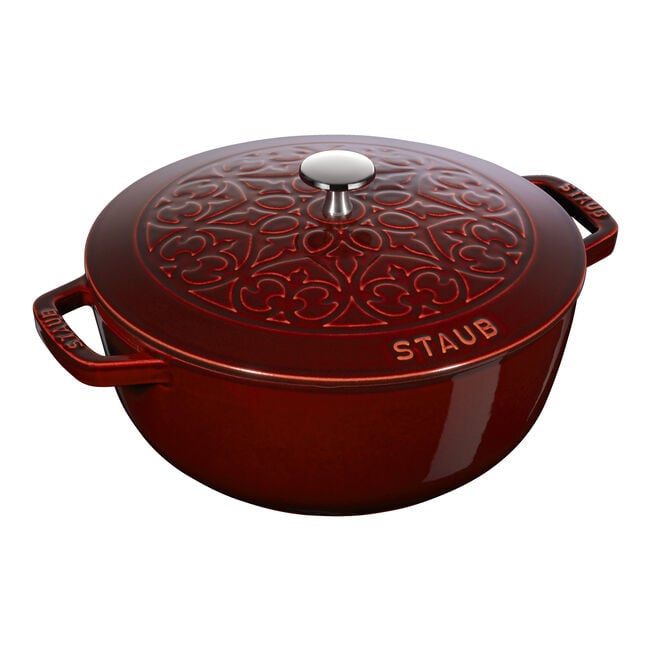 Кастрюля чугунная Staub La Cocotte La Marmite Lilie Grenadine 26 см 4,8 л (40502-295-0) Кастрюля чугунная Staub La Cocotte La Marmite Lilie Grenadine 26 см 4,8 л (40502-295-0)