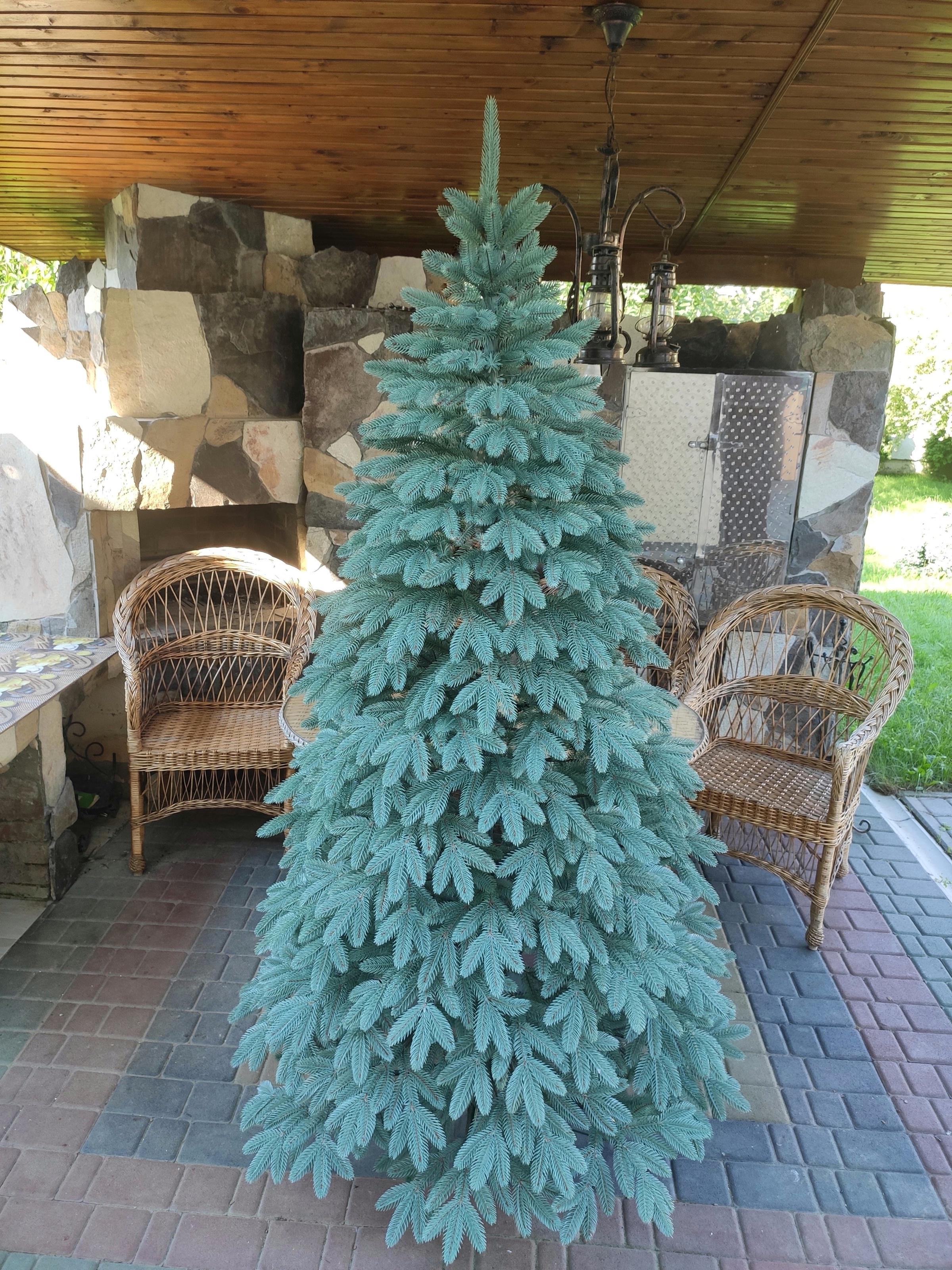 Елка литая Хатинка Швейцарская искусственная с металлической разборной подставкой 2,10 м Голубой (ШвейБ-210) - фото 1