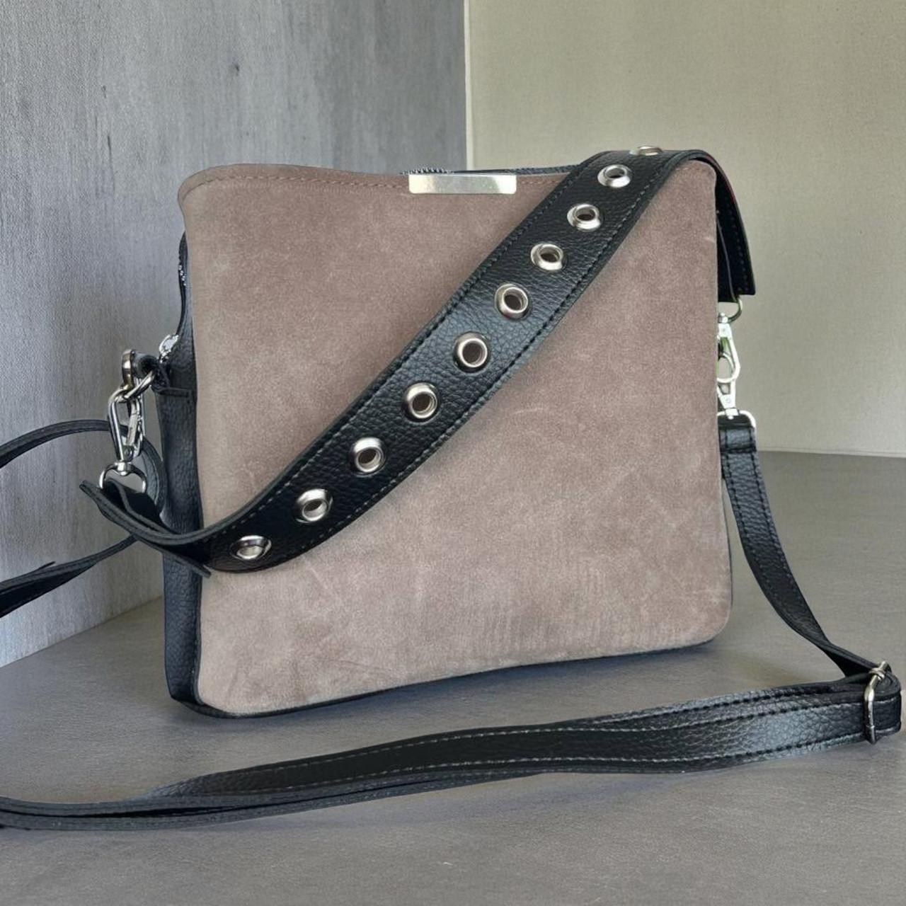 Сумка кросс боде женская через плечо с тремя отделениями из замши и экокожи Бежевый - фото 1