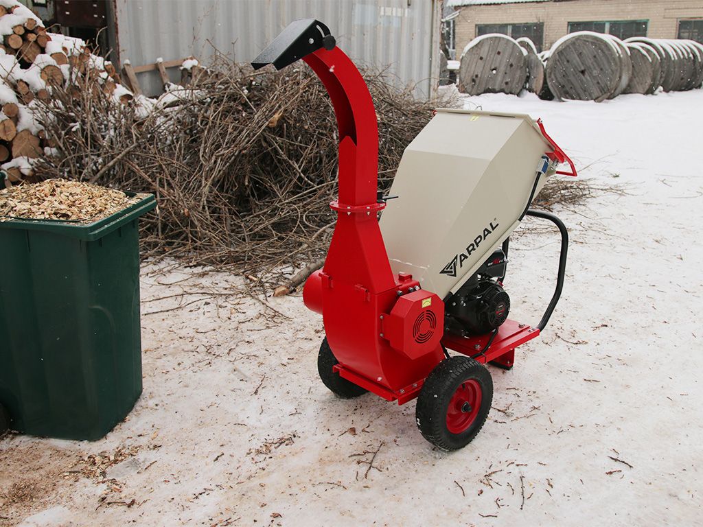 Подрібнювач гілок Arpal на щепу з бензиновим двигуном - фото 5 Подрібнювач гілок Arpal на щепу з бензиновим двигуном - фото 5