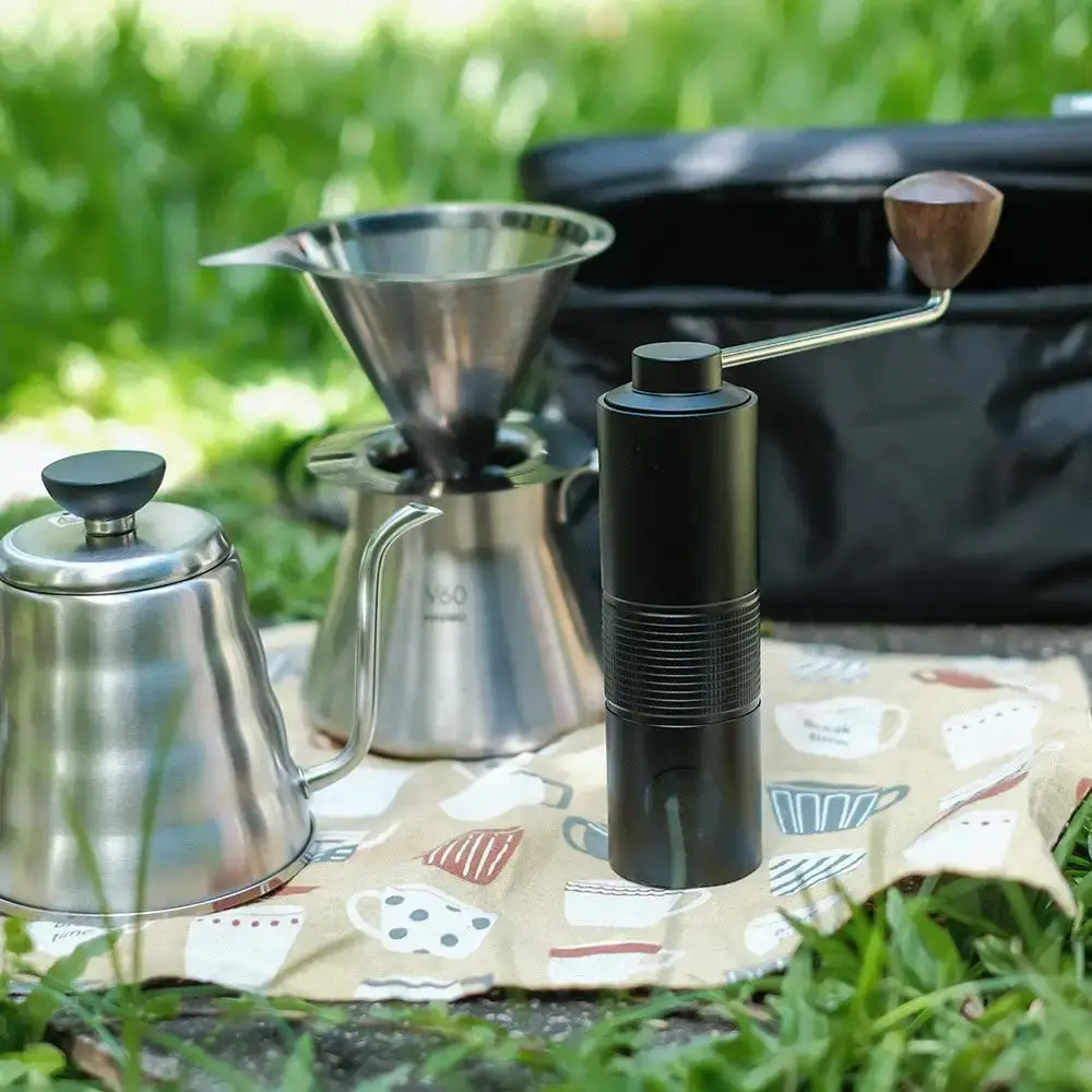 Кофемолка ручная Hario Kabuto со стальными жерновами и регулировкой уровня помола (MKBT-1B) - фото 5